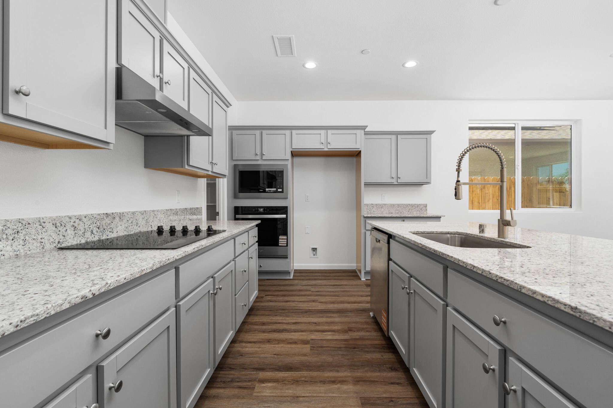 3131 Ryan Ave, Tulare, CA 93274