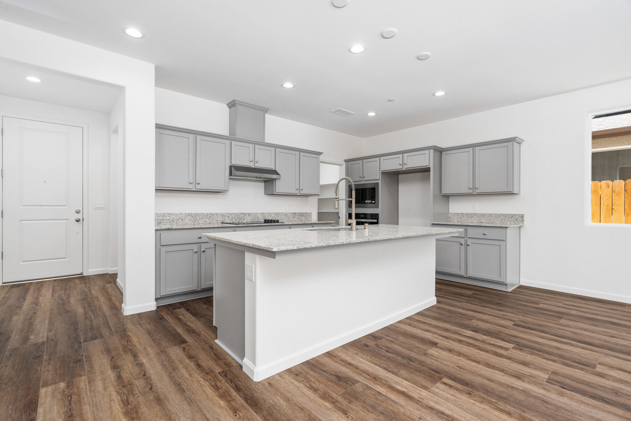 3131 Ryan Ave, Tulare, CA 93274