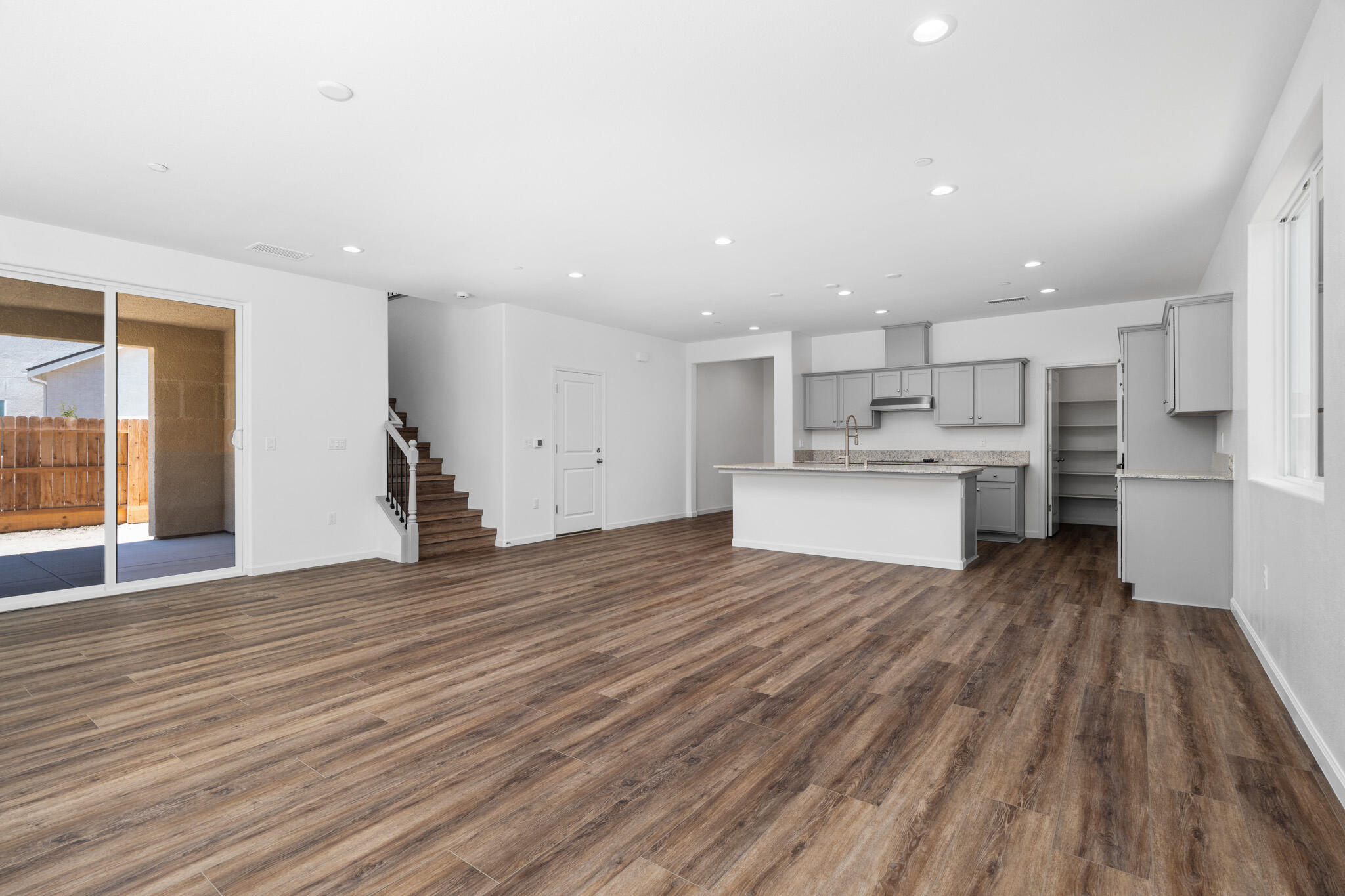 3131 Ryan Ave, Tulare, CA 93274