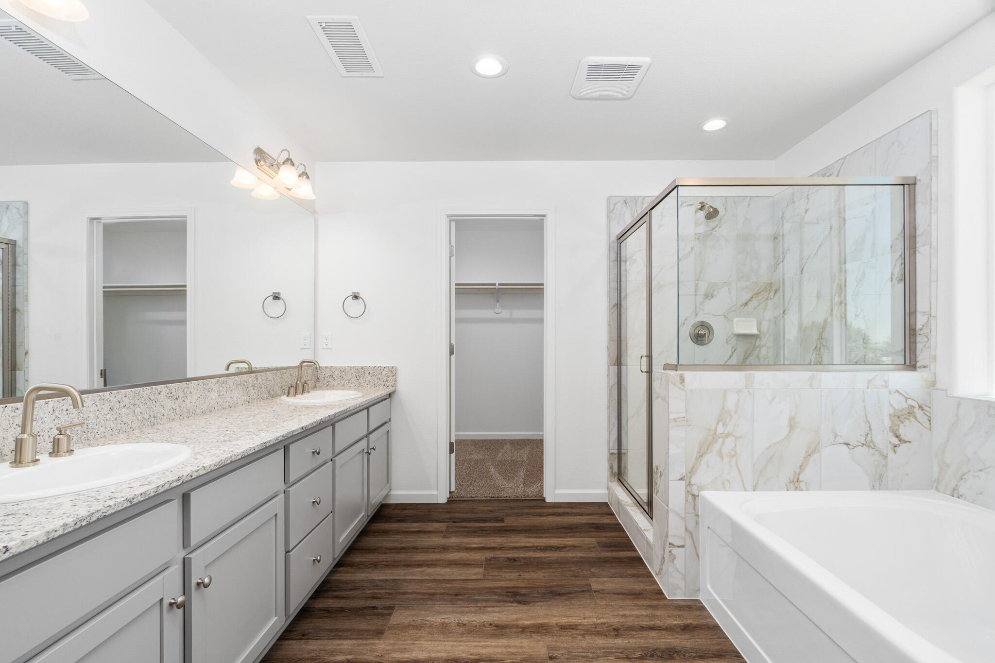 3131 Ryan Ave, Tulare, CA 93274