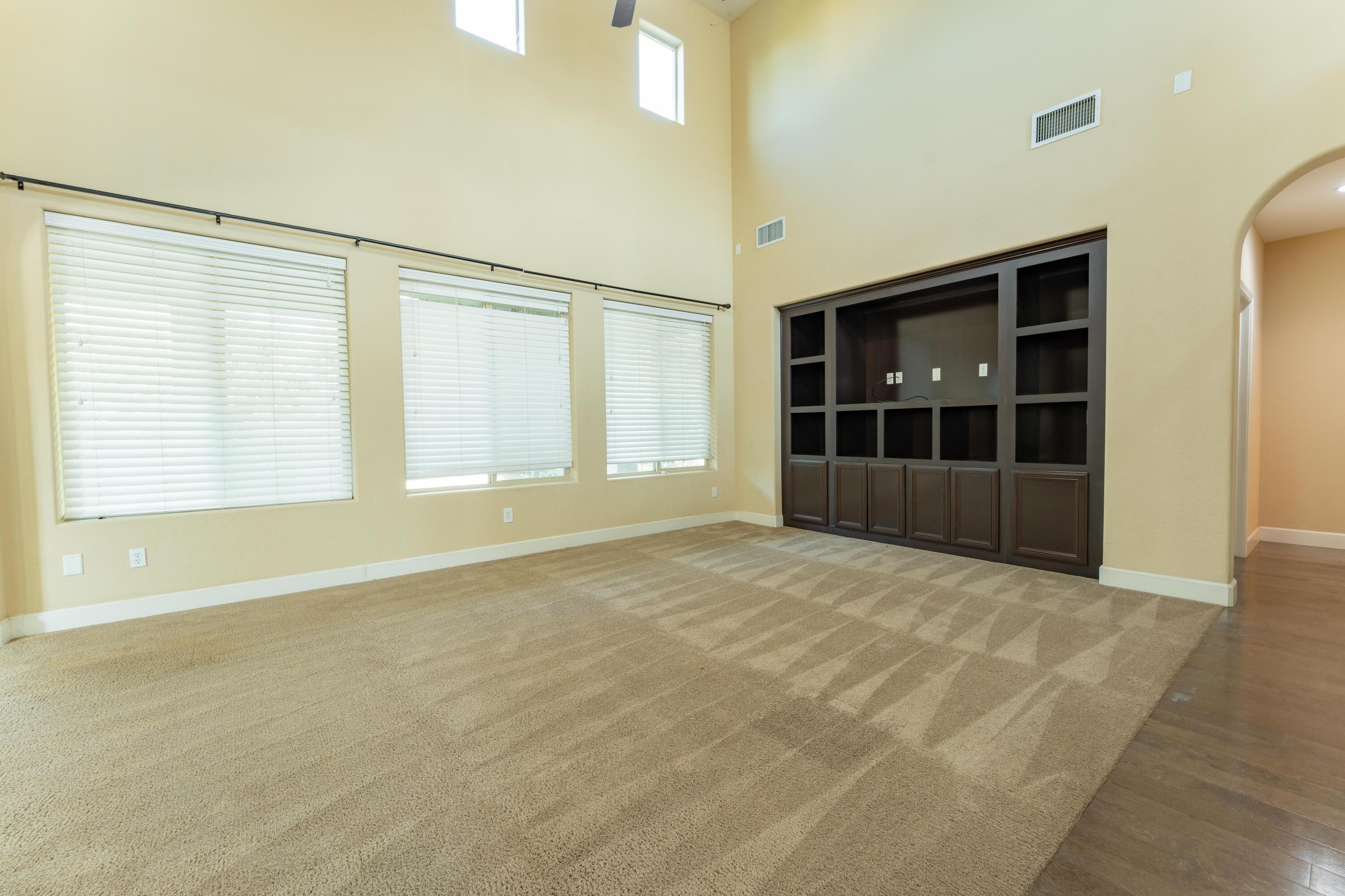 2994 Scoon Ct, Tulare, CA 93274