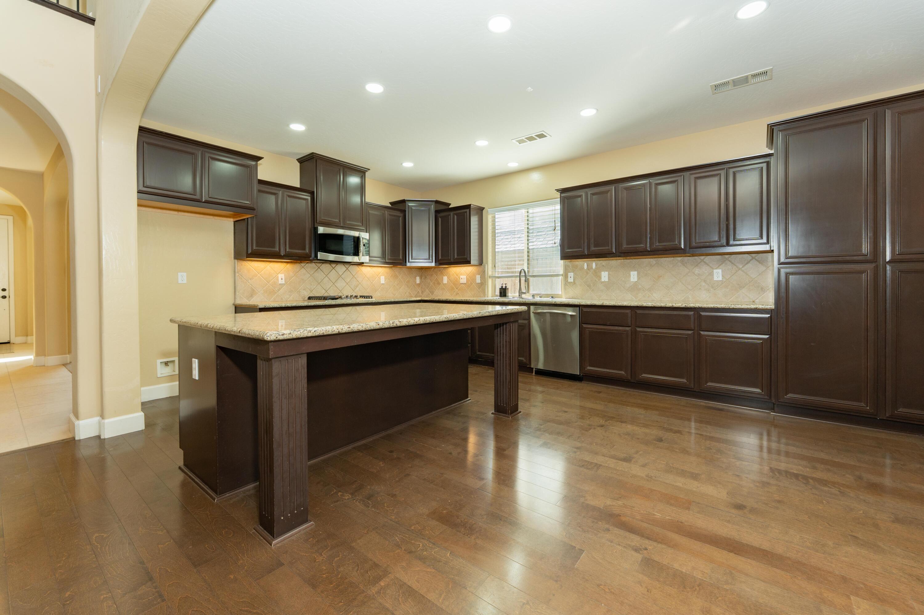 2994 Scoon Ct, Tulare, CA 93274