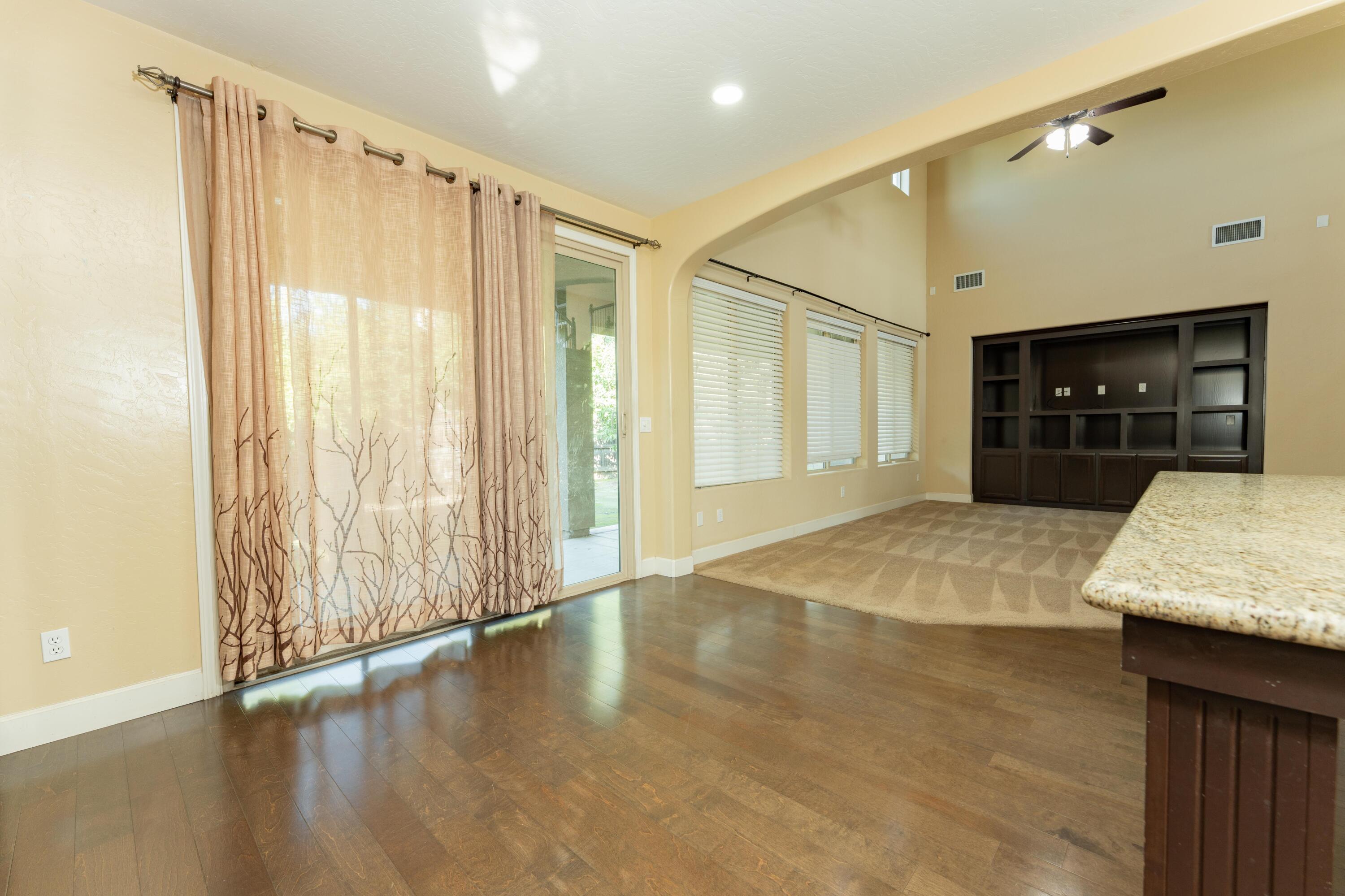 2994 Scoon Ct, Tulare, CA 93274