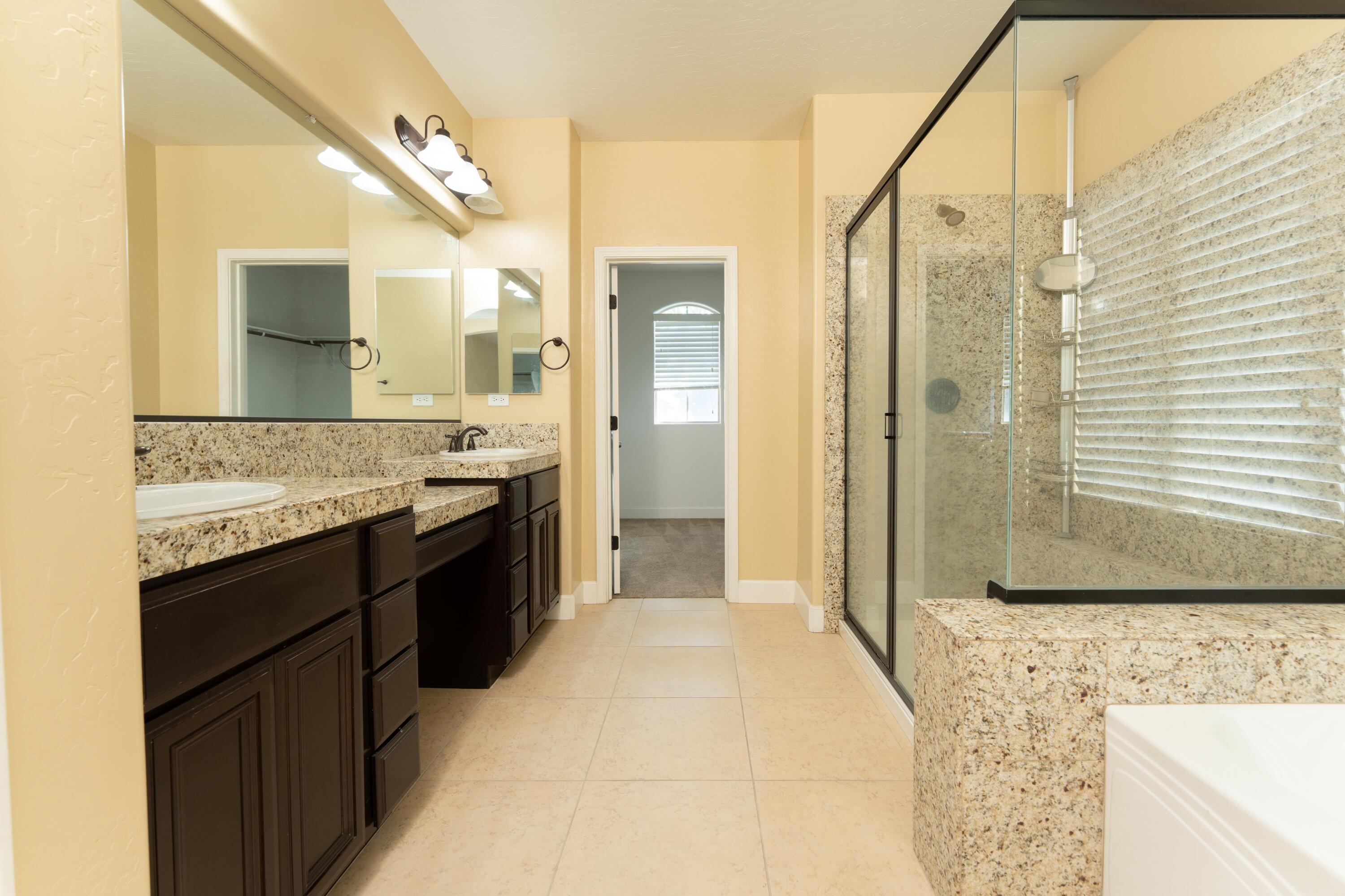 2994 Scoon Ct, Tulare, CA 93274