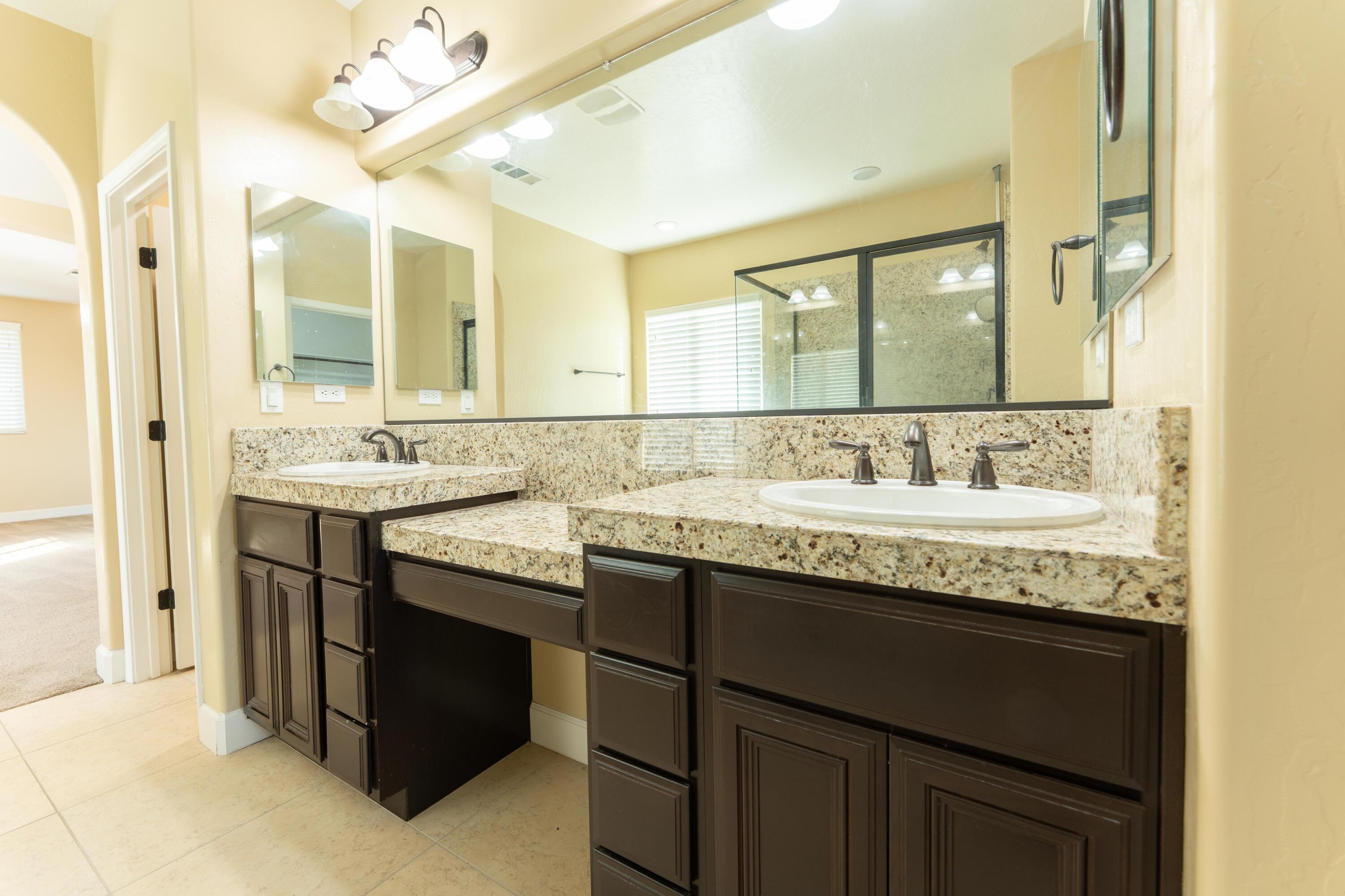 2994 Scoon Ct, Tulare, CA 93274