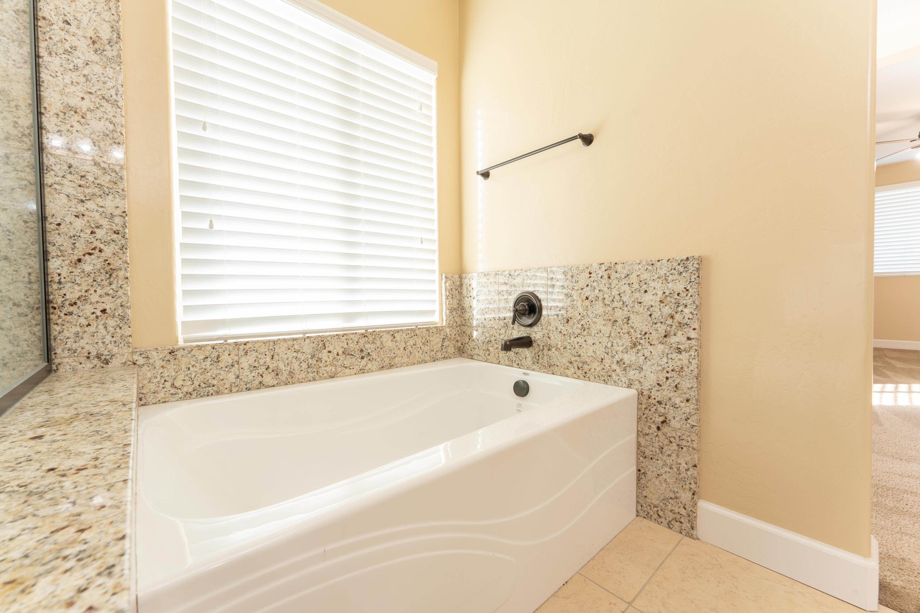 2994 Scoon Ct, Tulare, CA 93274