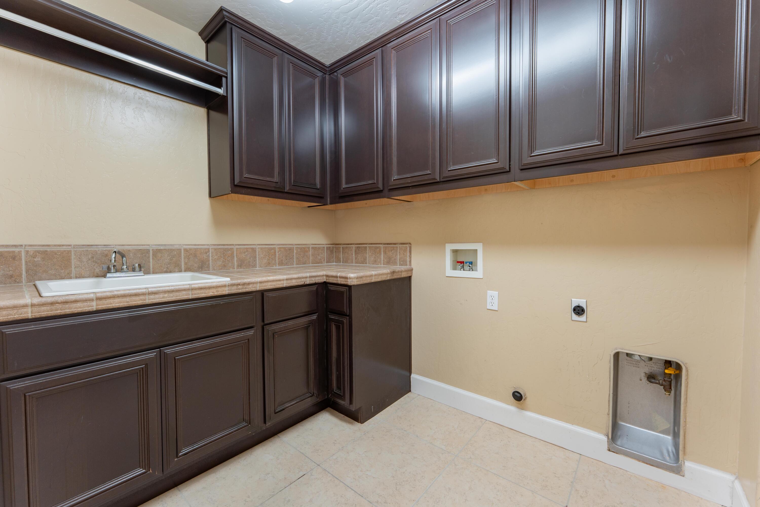 2994 Scoon Ct, Tulare, CA 93274