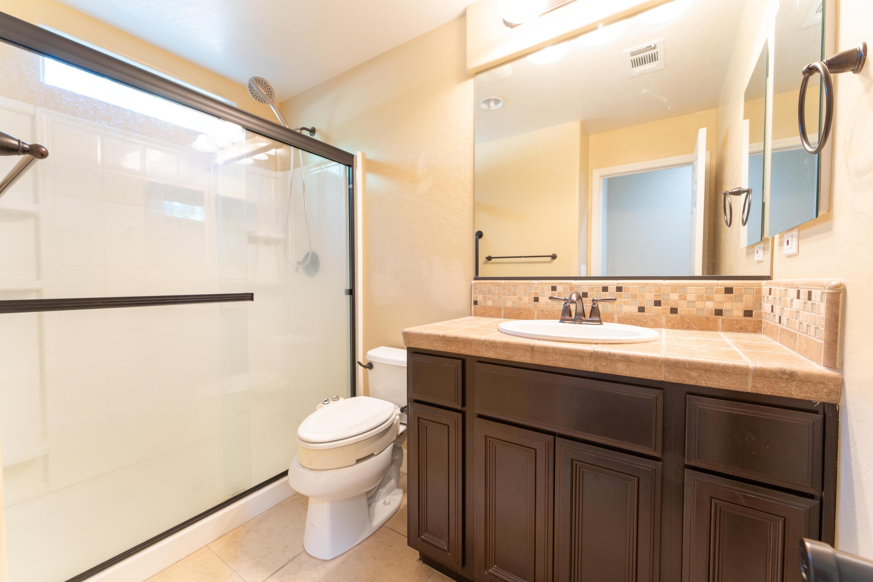 2994 Scoon Ct, Tulare, CA 93274