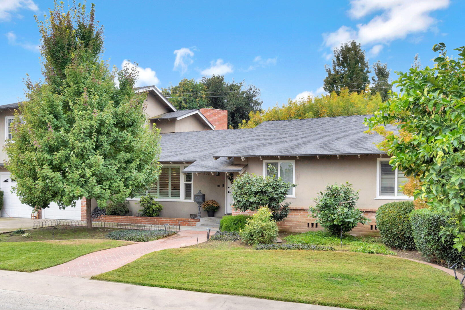 1103 S Linda Vista St, Visalia, CA 93277