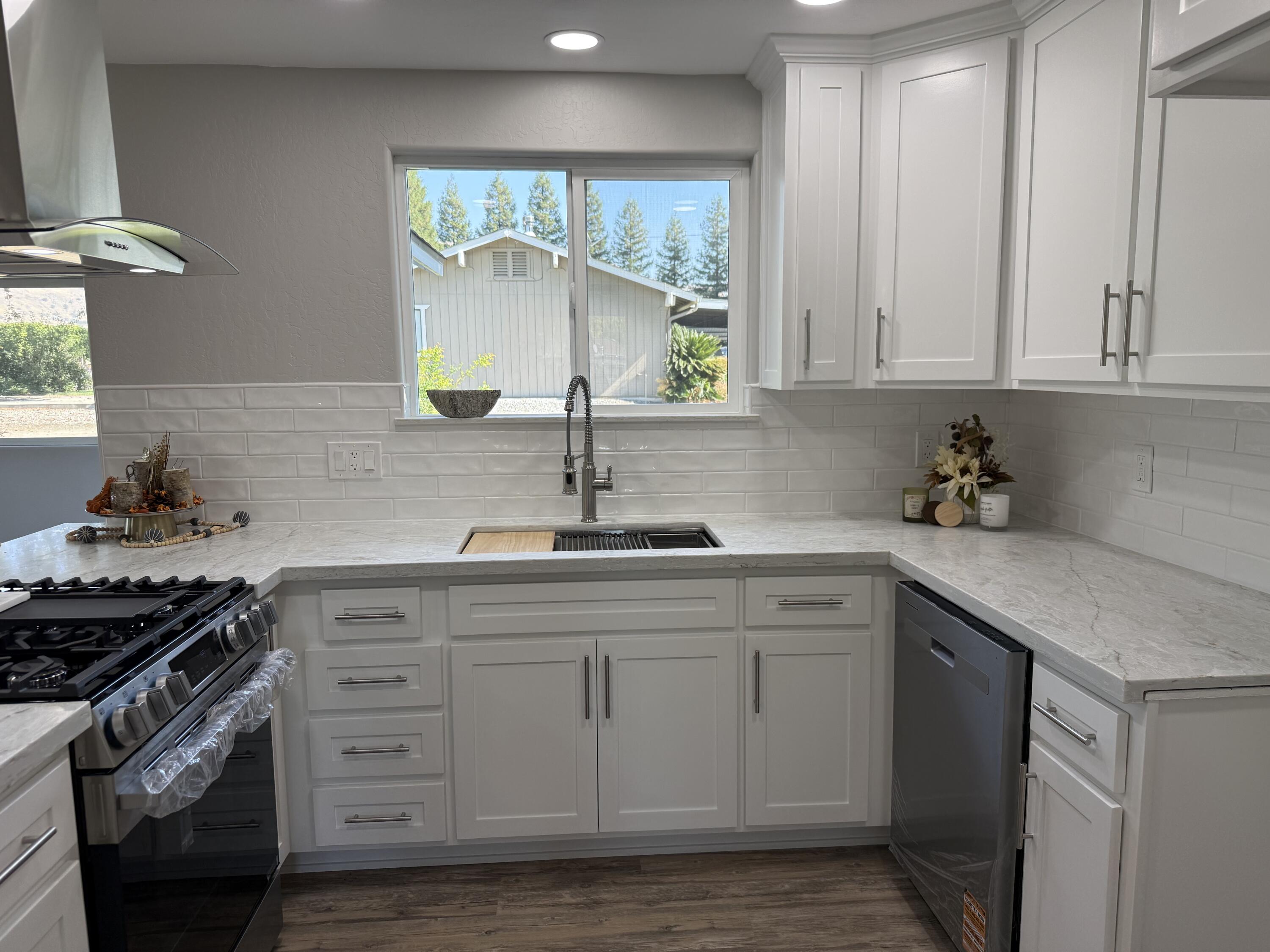 24323 Ave 324, Lemon Cove, CA 93244