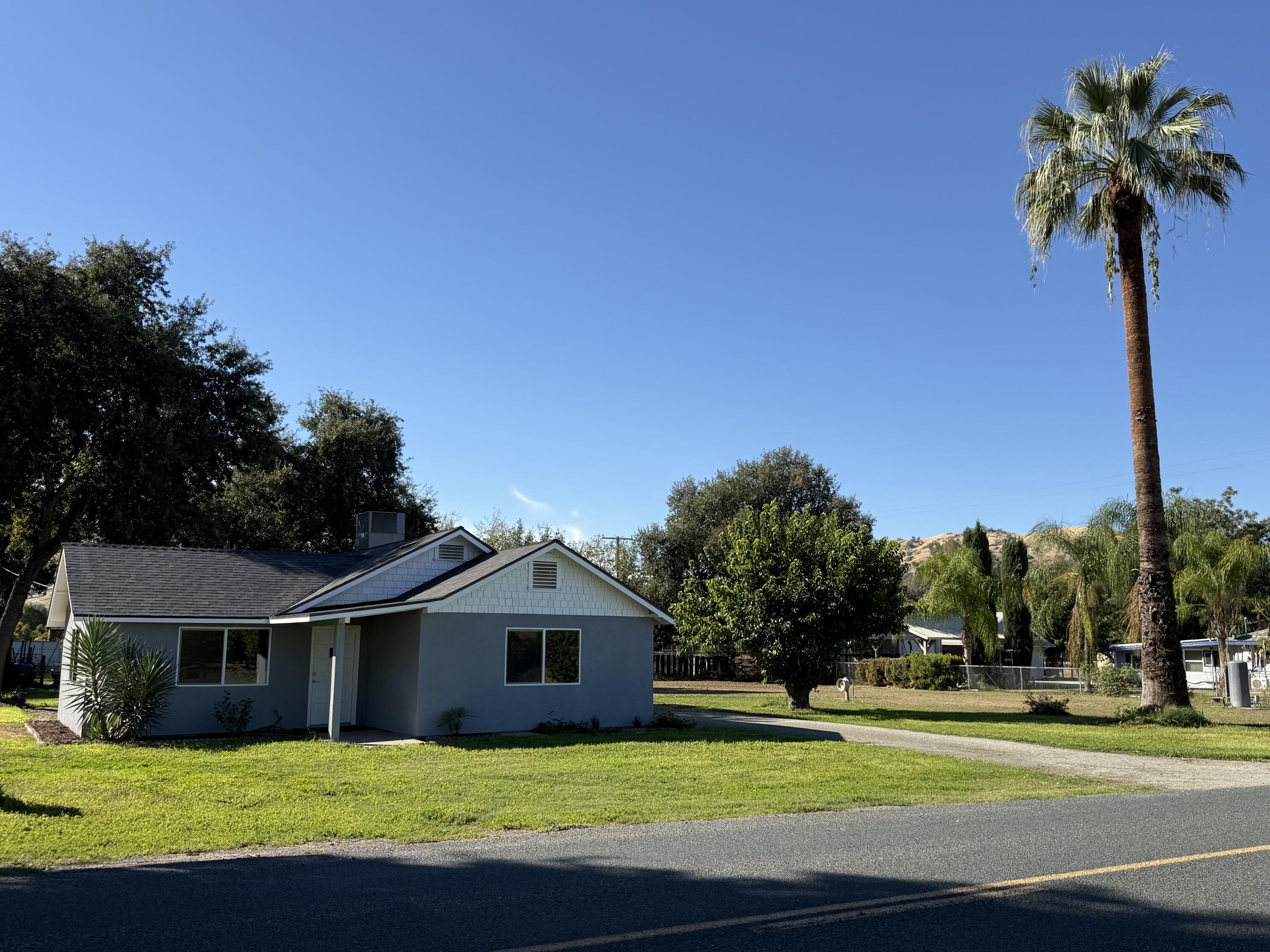 24323 Ave 324, Lemon Cove, CA 93244