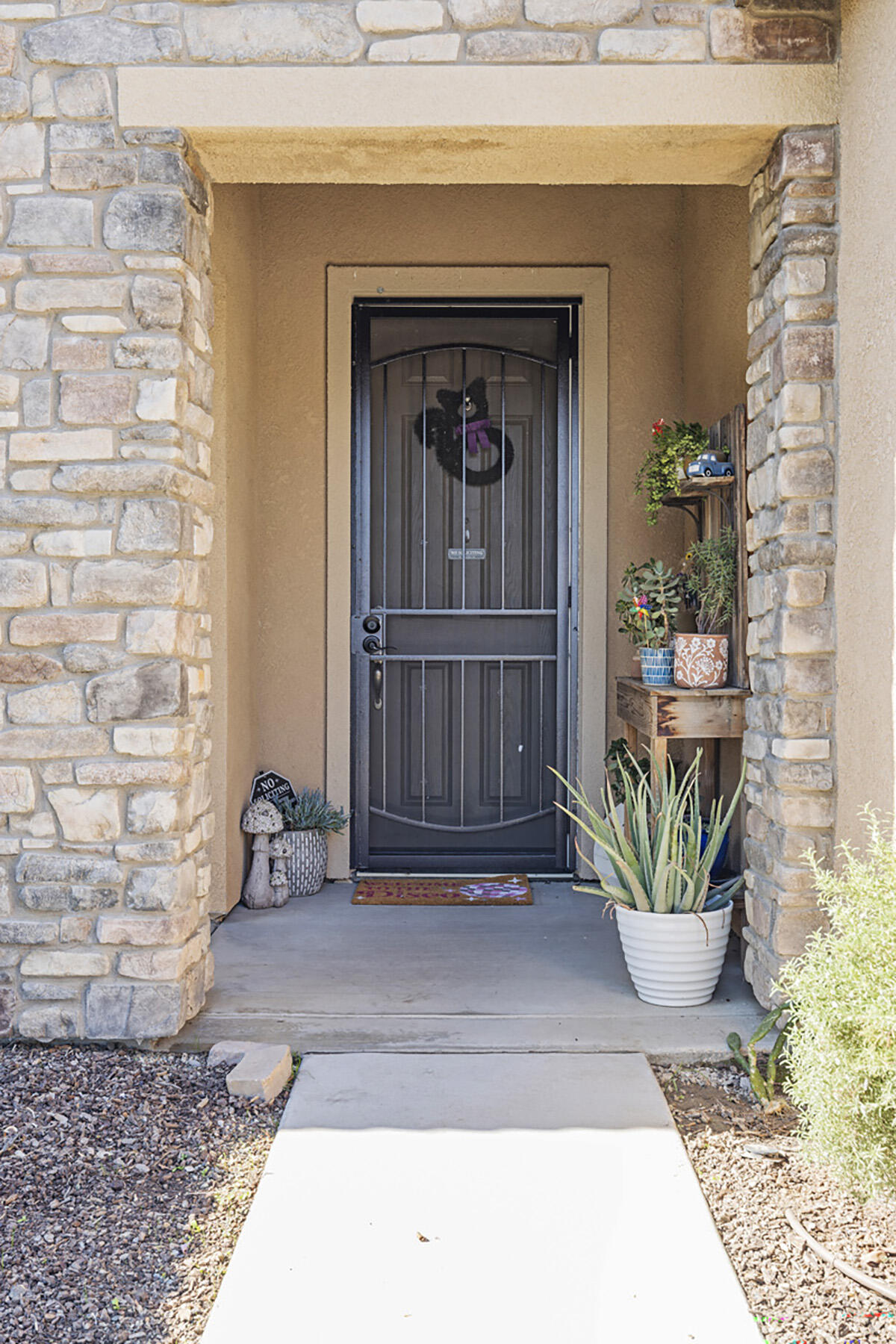 3039 Britannia St, Tulare, CA 93274