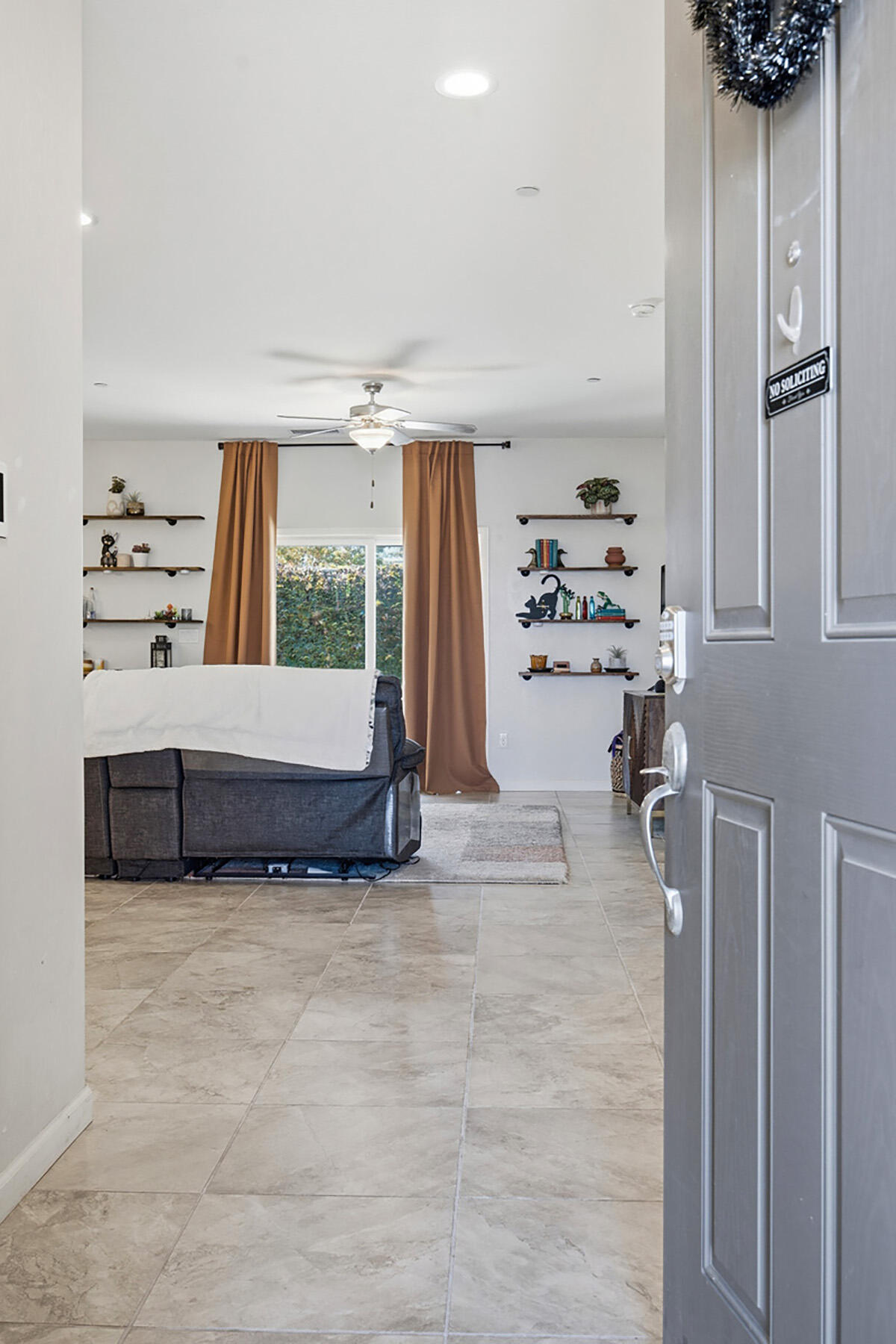 3039 Britannia St, Tulare, CA 93274