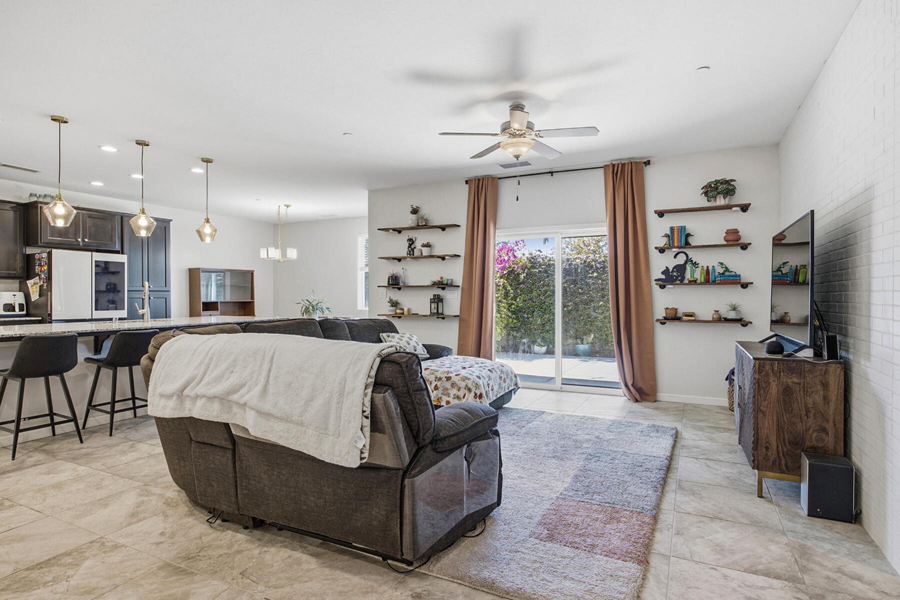 3039 Britannia St, Tulare, CA 93274