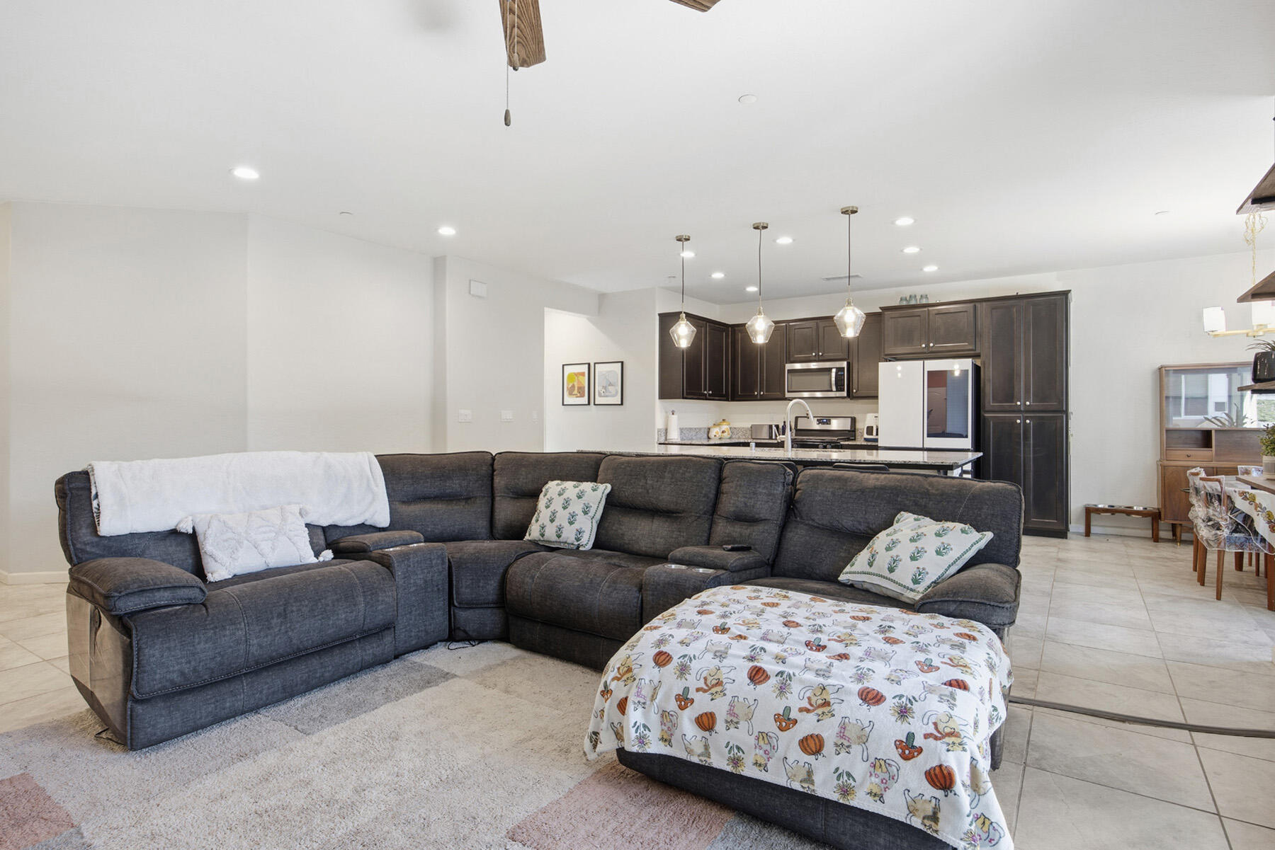 3039 Britannia St, Tulare, CA 93274