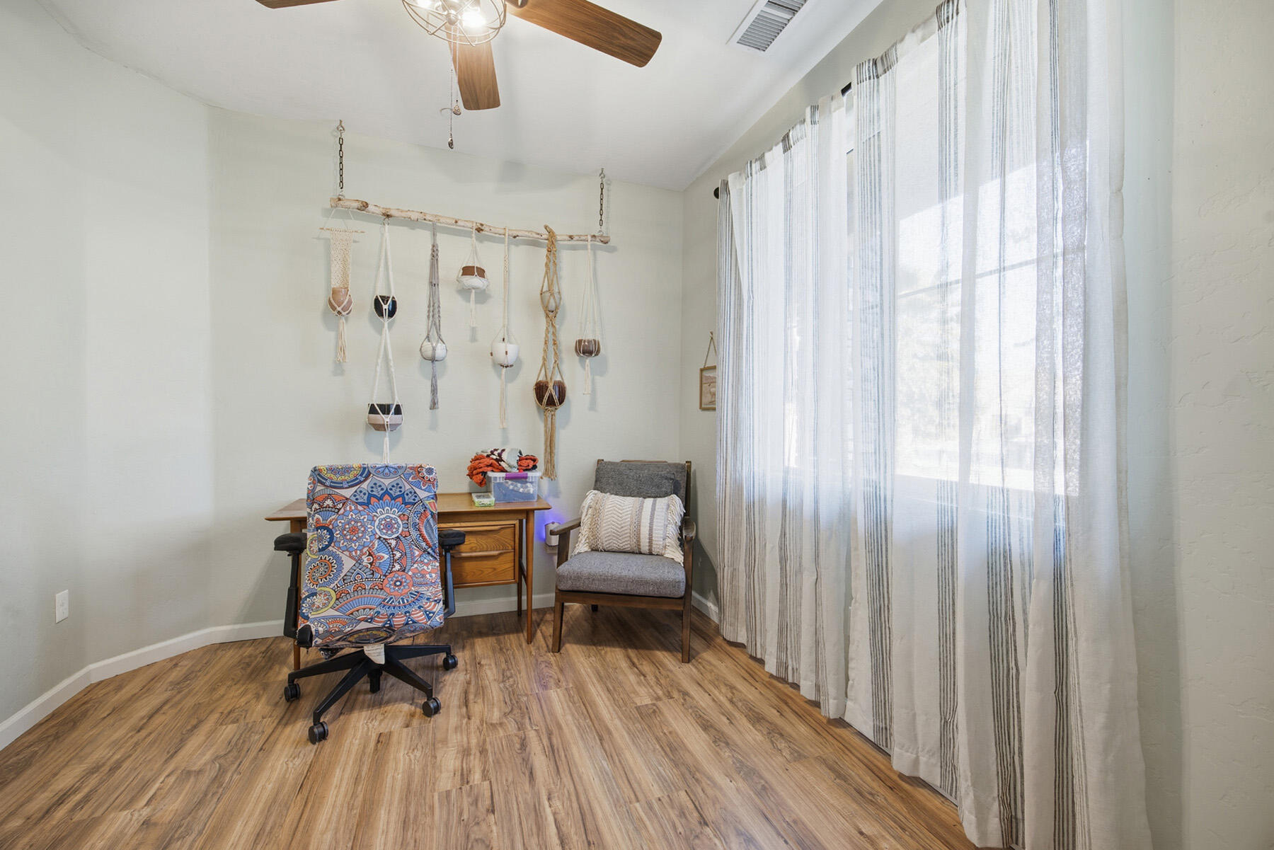 3039 Britannia St, Tulare, CA 93274