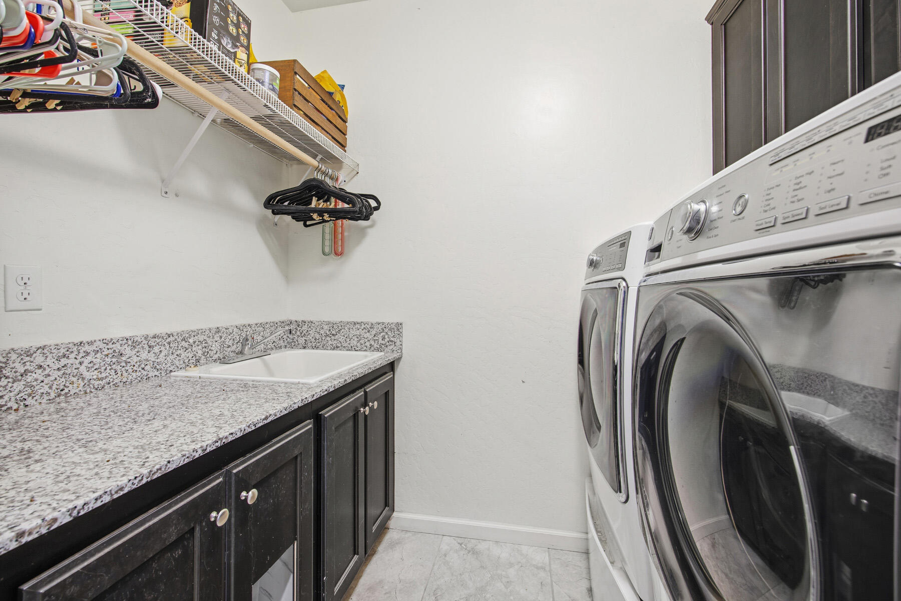 3039 Britannia St, Tulare, CA 93274