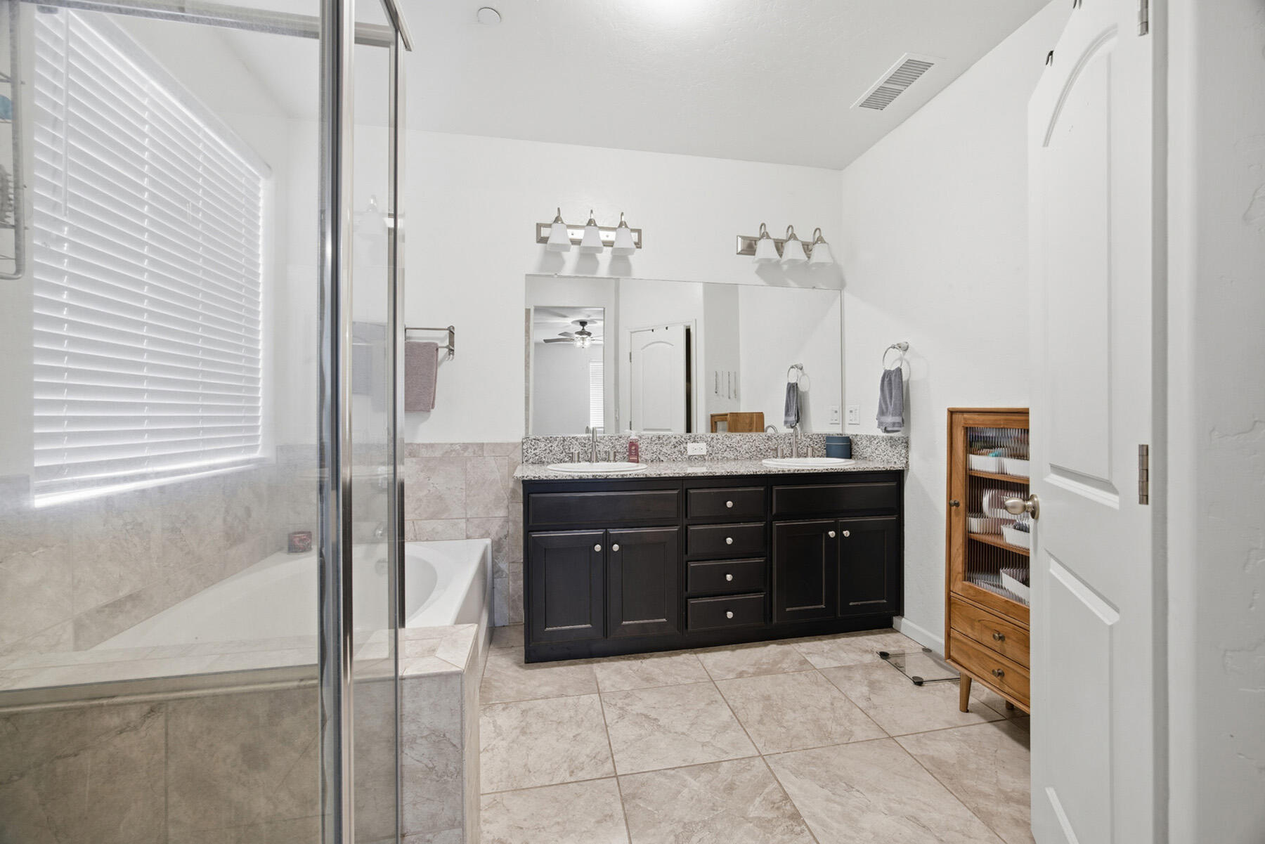 3039 Britannia St, Tulare, CA 93274