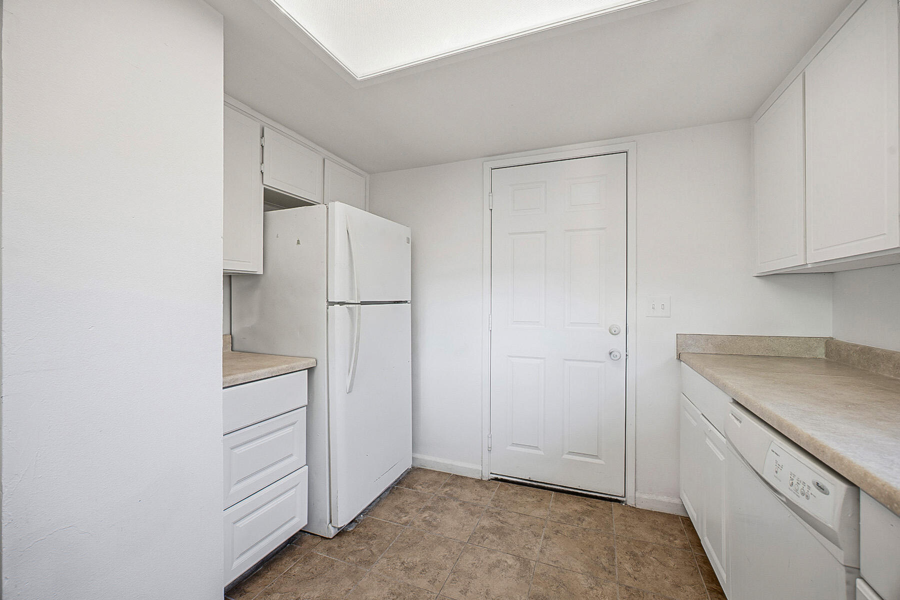 219 E Elowin Ct, Visalia, CA 93291