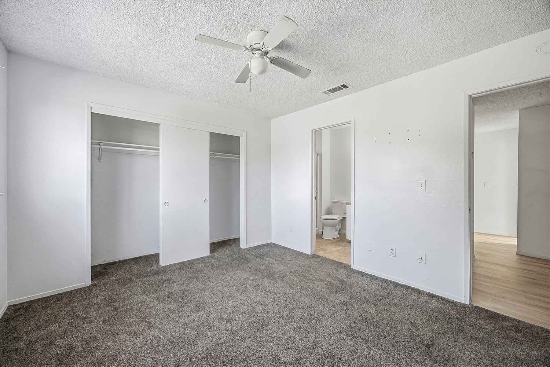 219 E Elowin Ct, Visalia, CA 93291