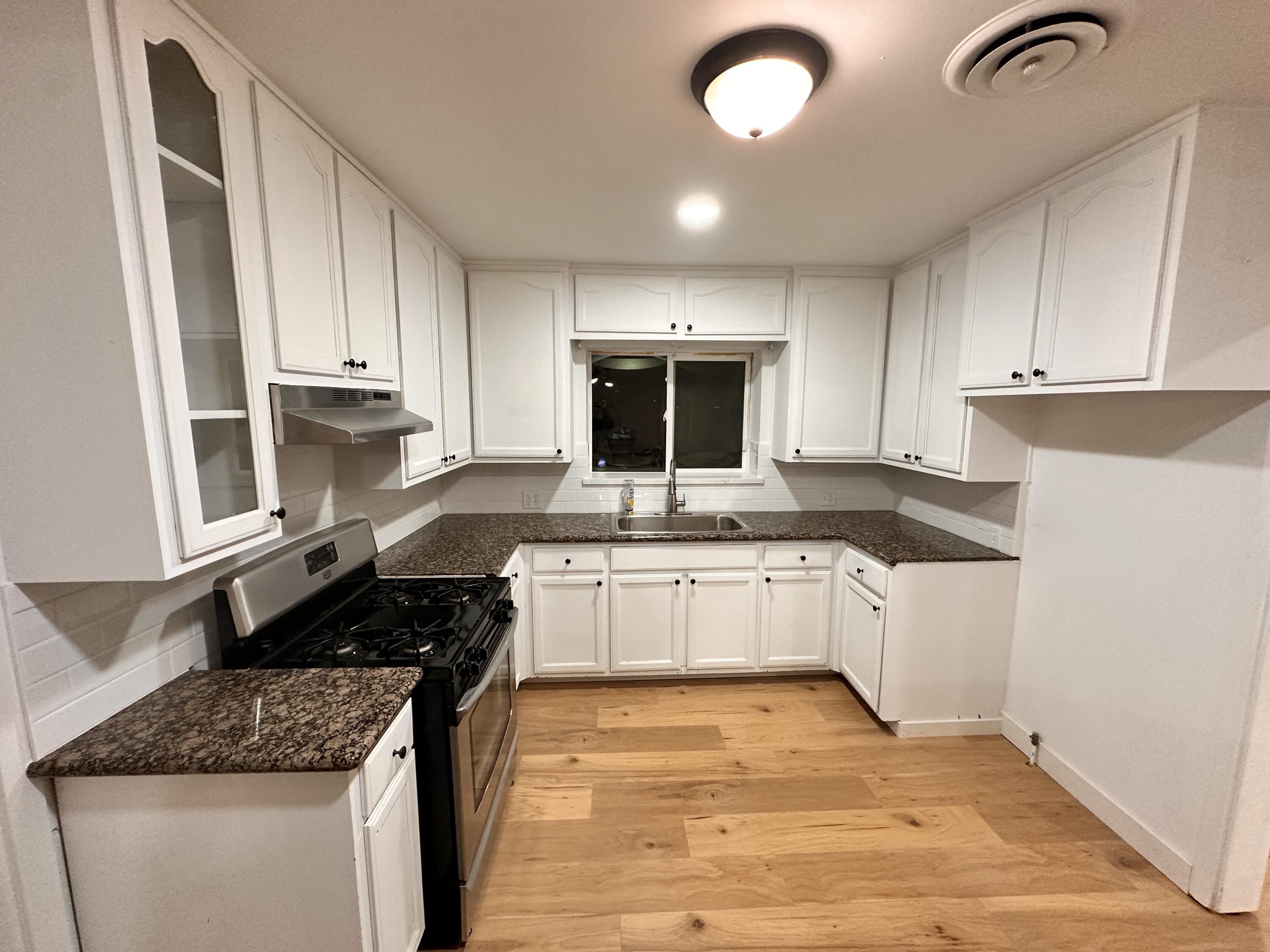 901 Paloma St, Bakersfield, CA 93304