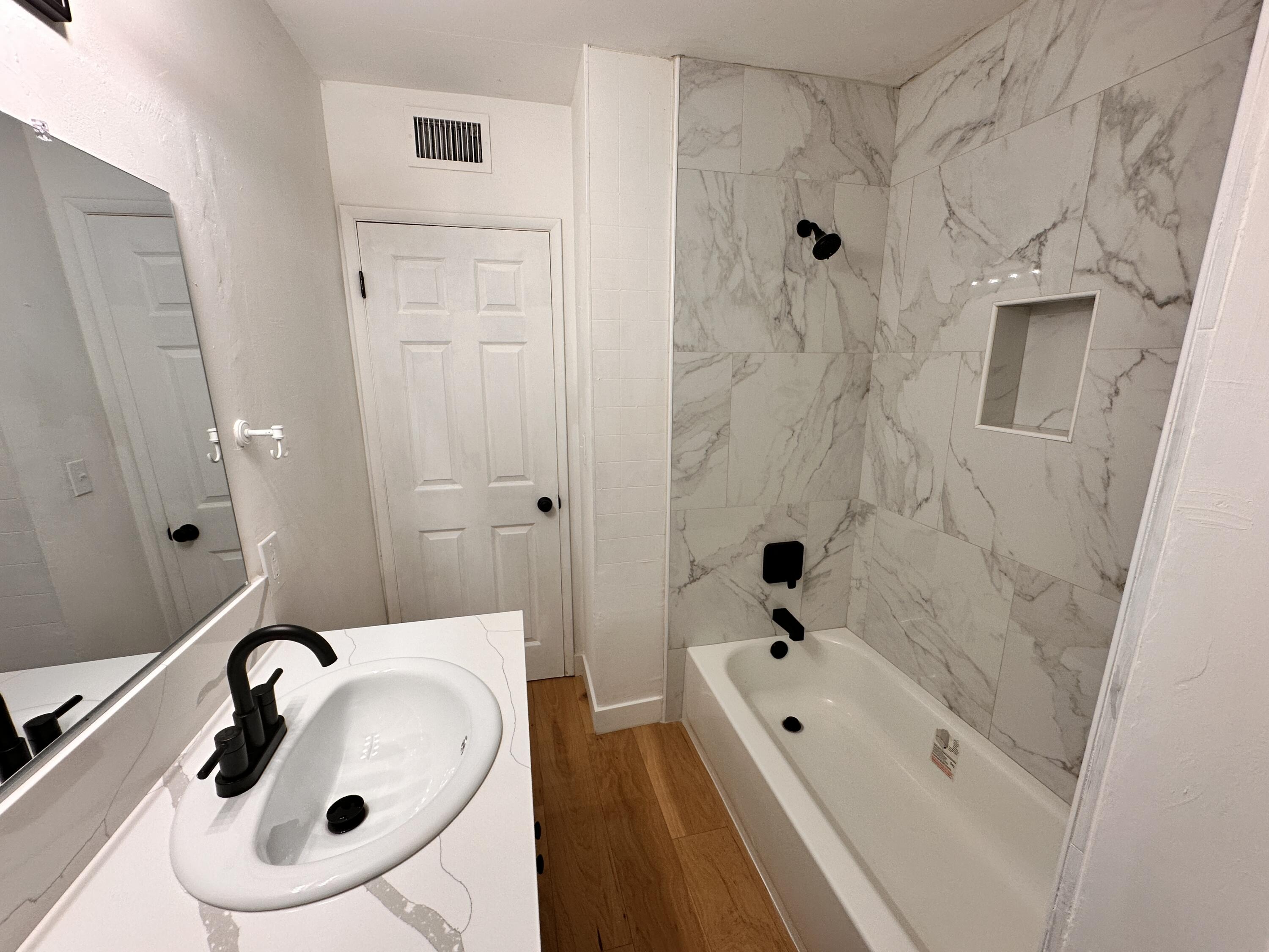 901 Paloma St, Bakersfield, CA 93304