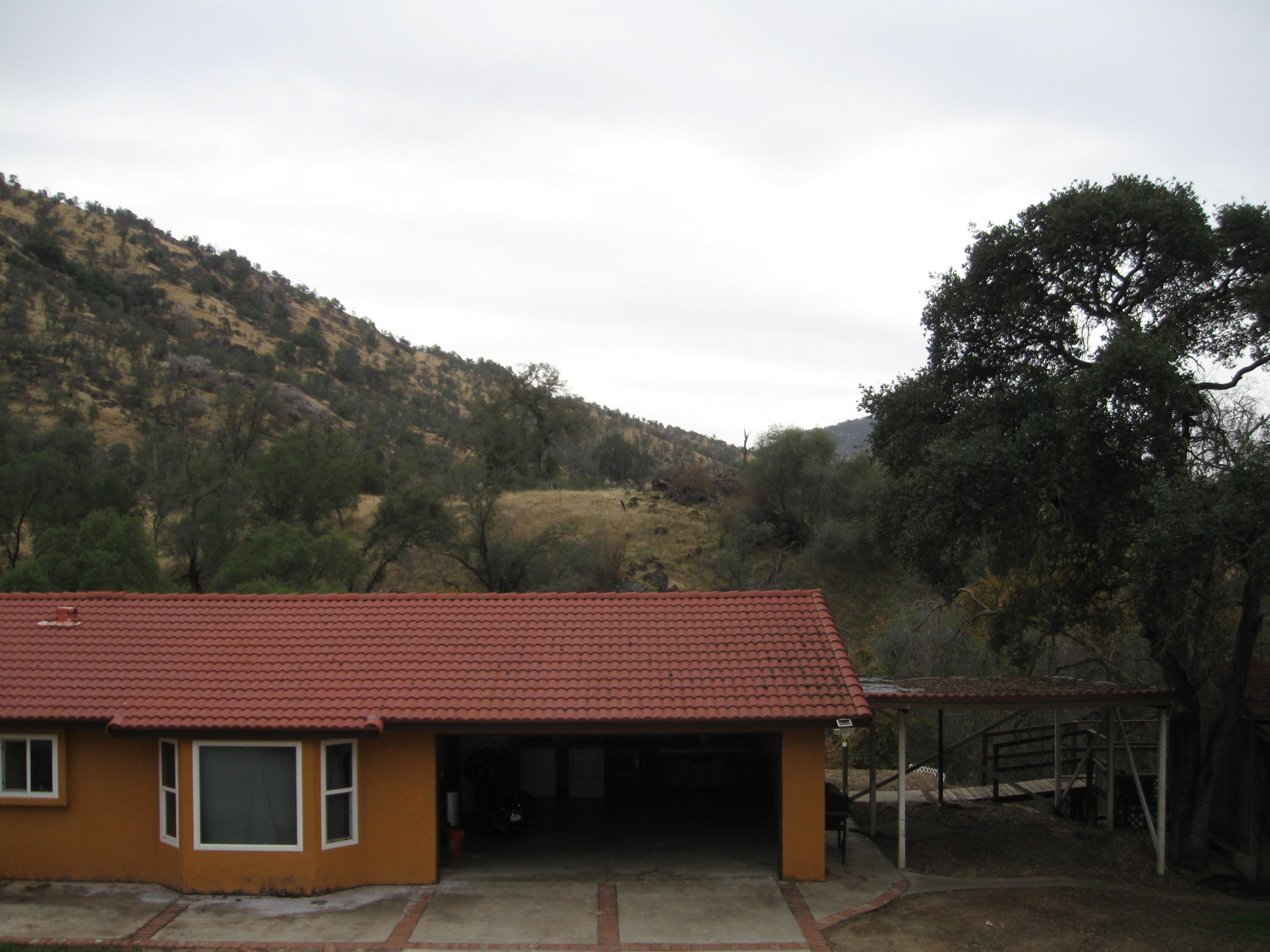 35548 Hummingbird Ln, Yokuts Valley, CA 93675