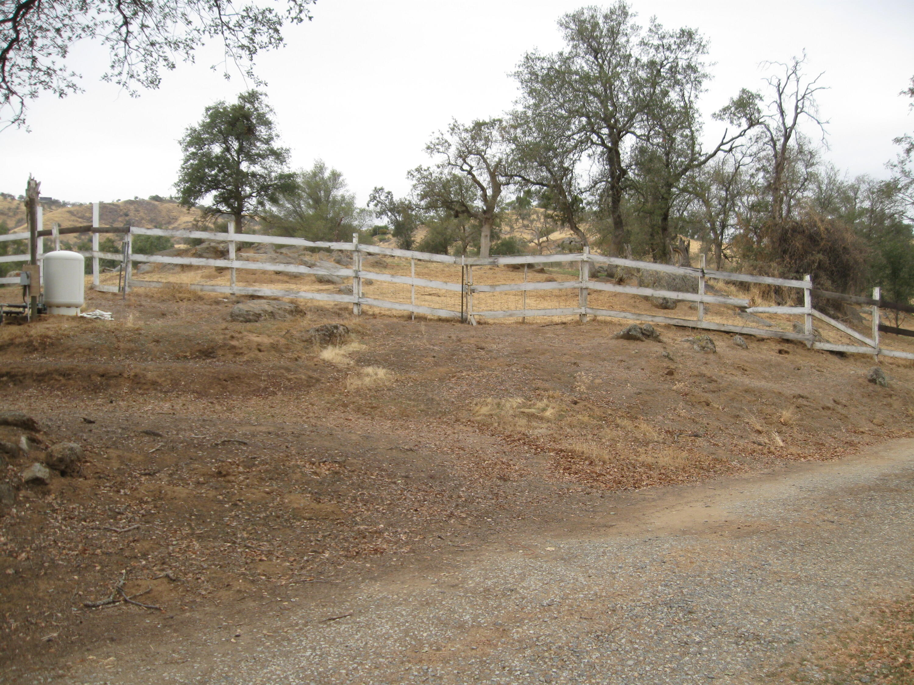 35548 Hummingbird Ln, Yokuts Valley, CA 93675