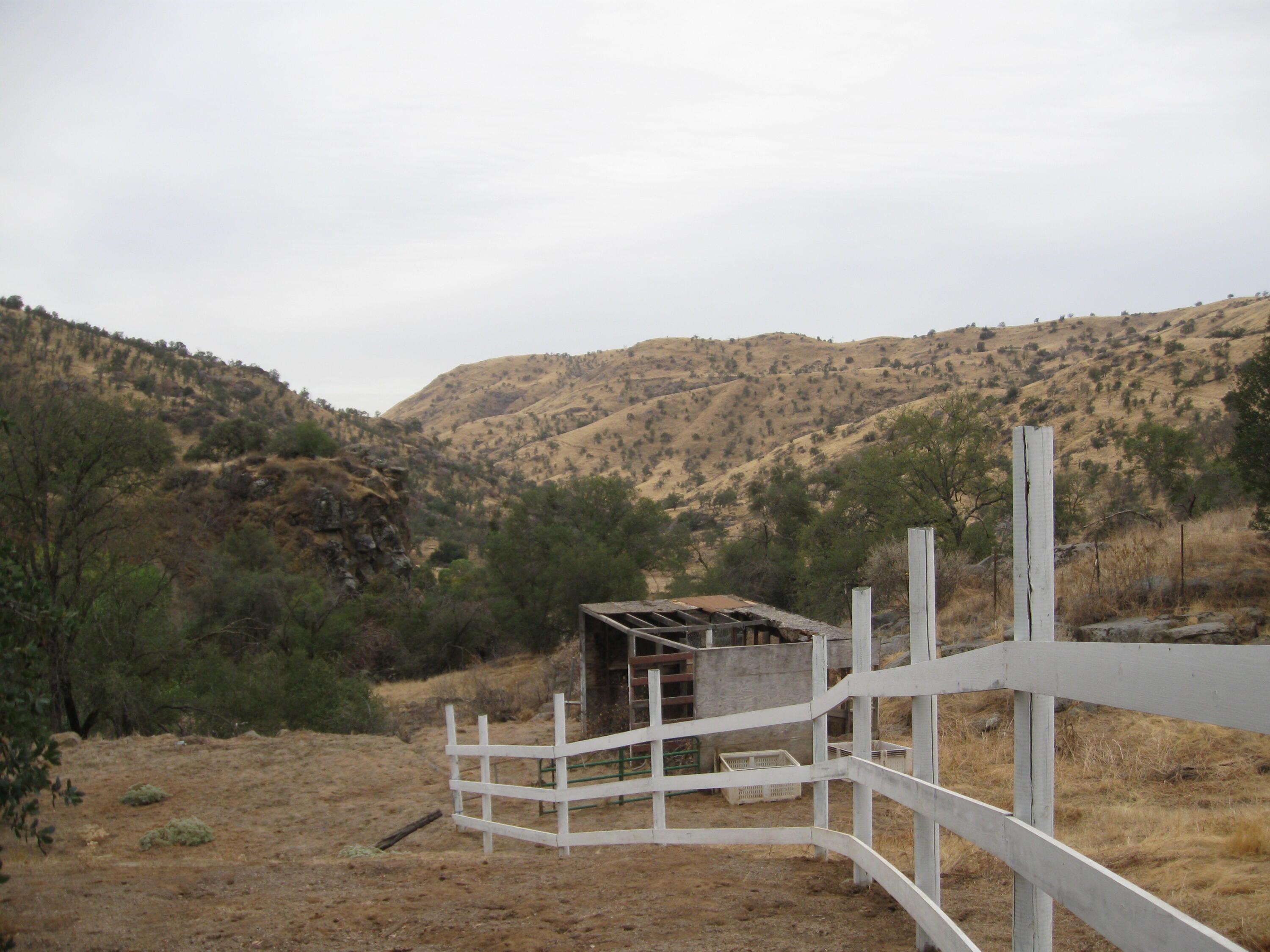 35548 Hummingbird Ln, Yokuts Valley, CA 93675