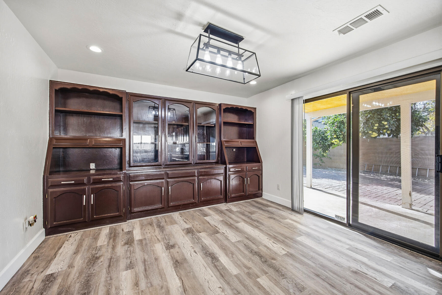 1209 N N Gem St, Tulare, CA 93274