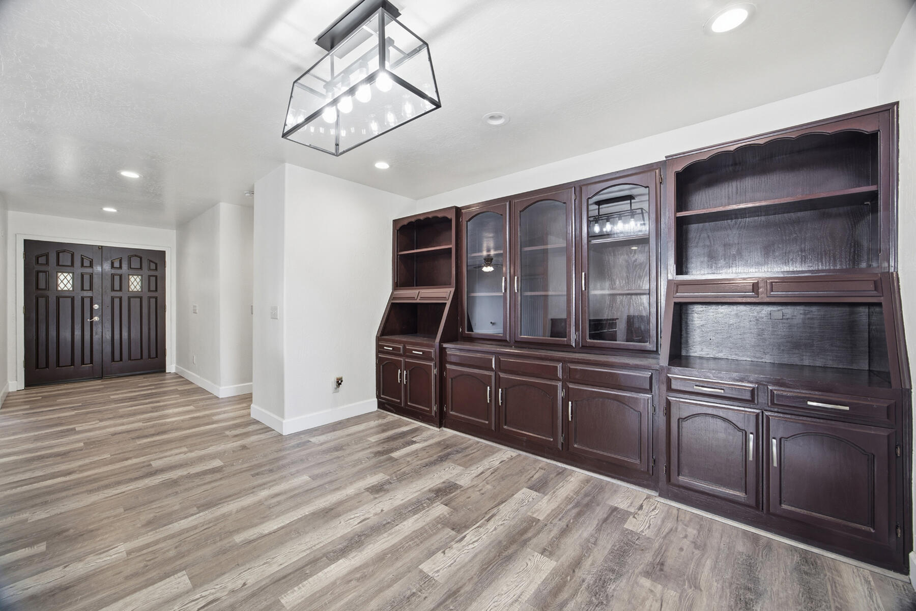 1209 N N Gem St, Tulare, CA 93274