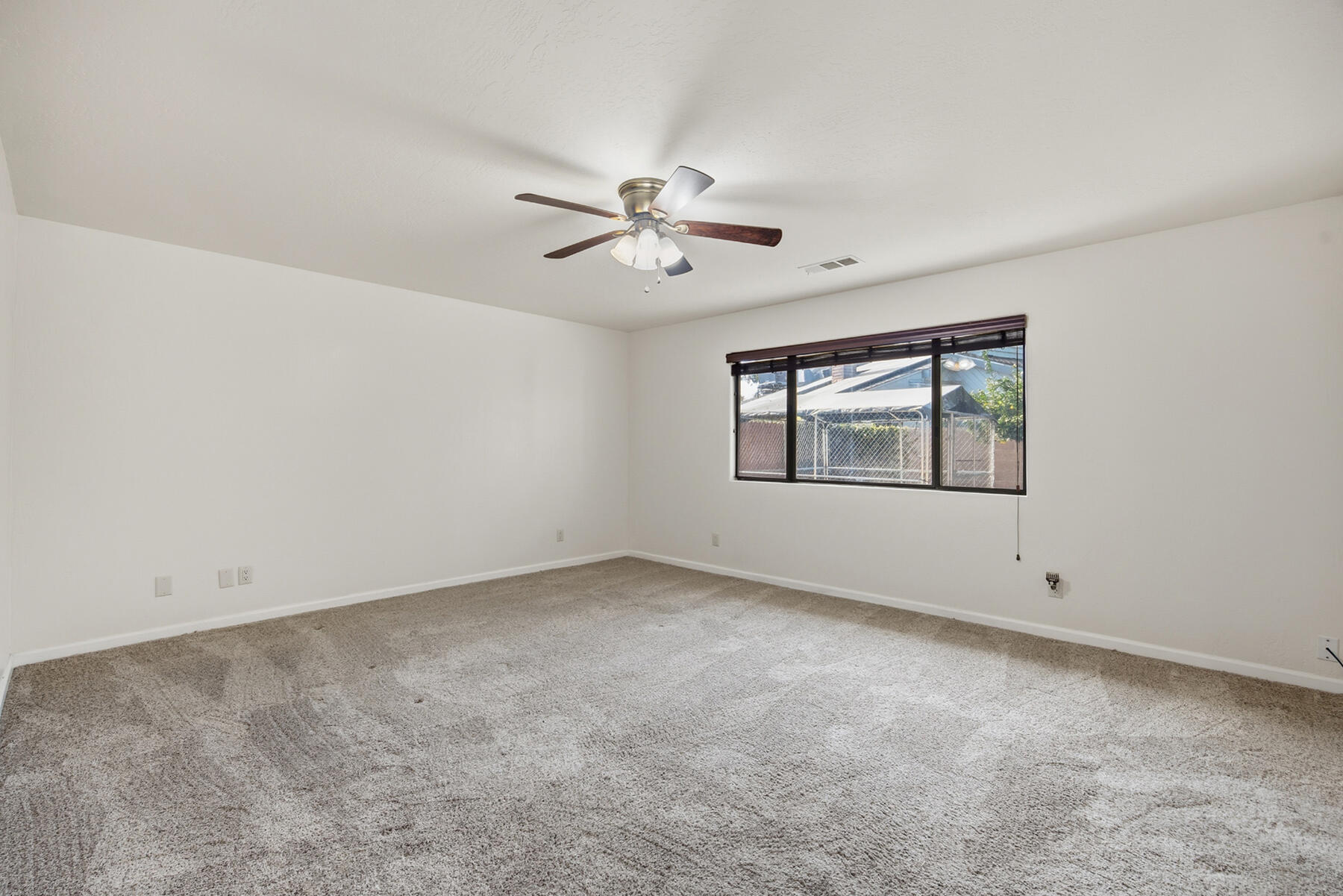 1209 N N Gem St, Tulare, CA 93274