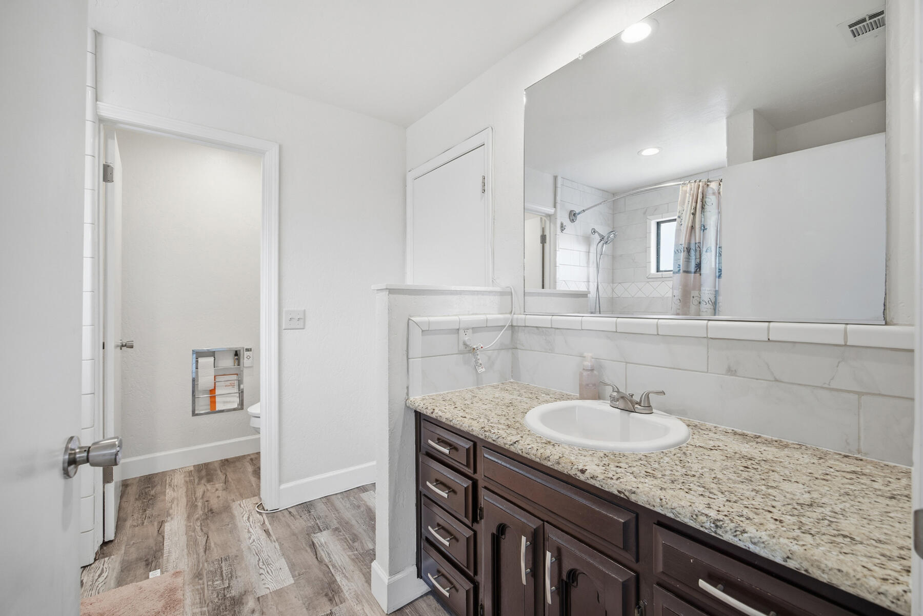 1209 N N Gem St, Tulare, CA 93274