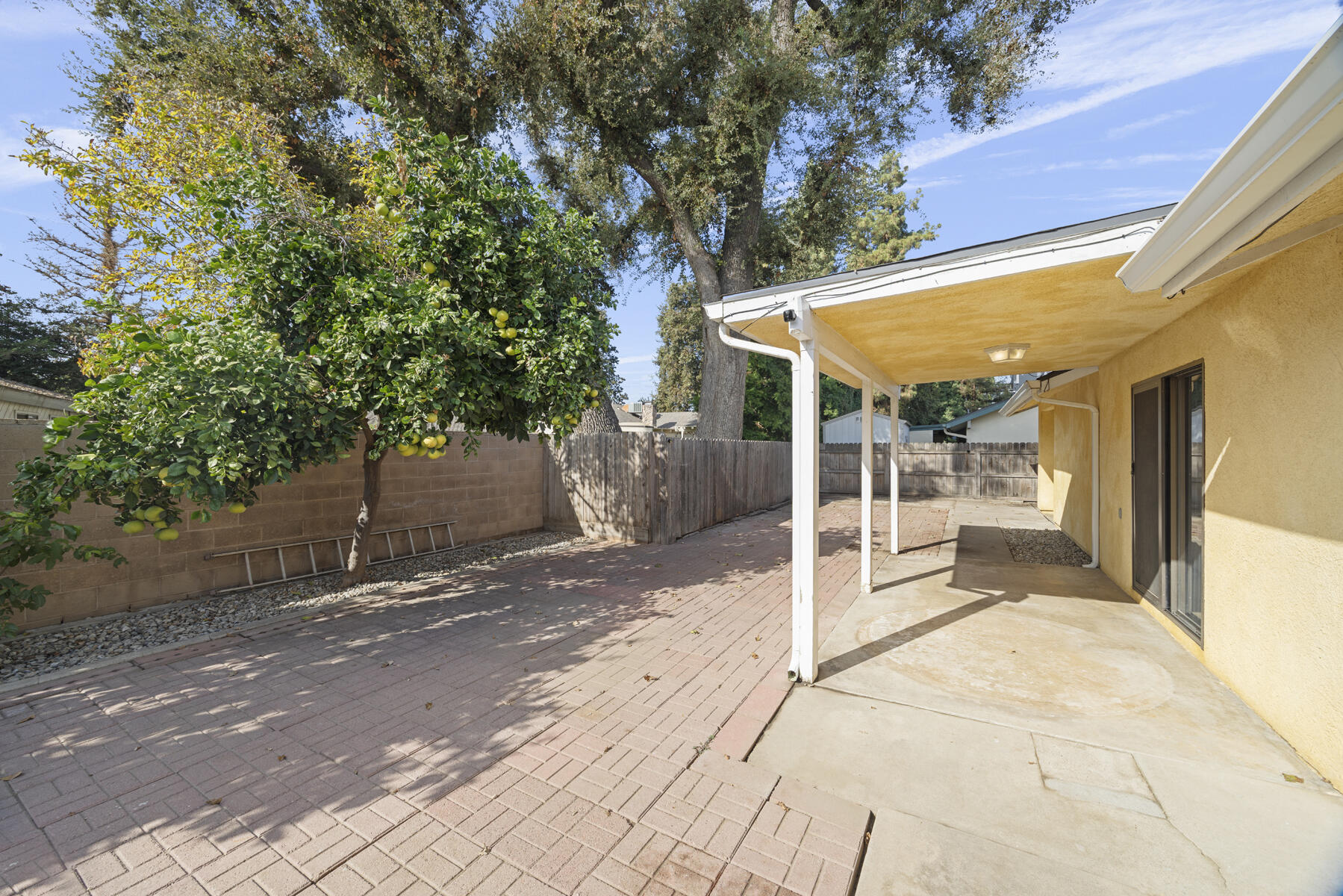 1209 N N Gem St, Tulare, CA 93274