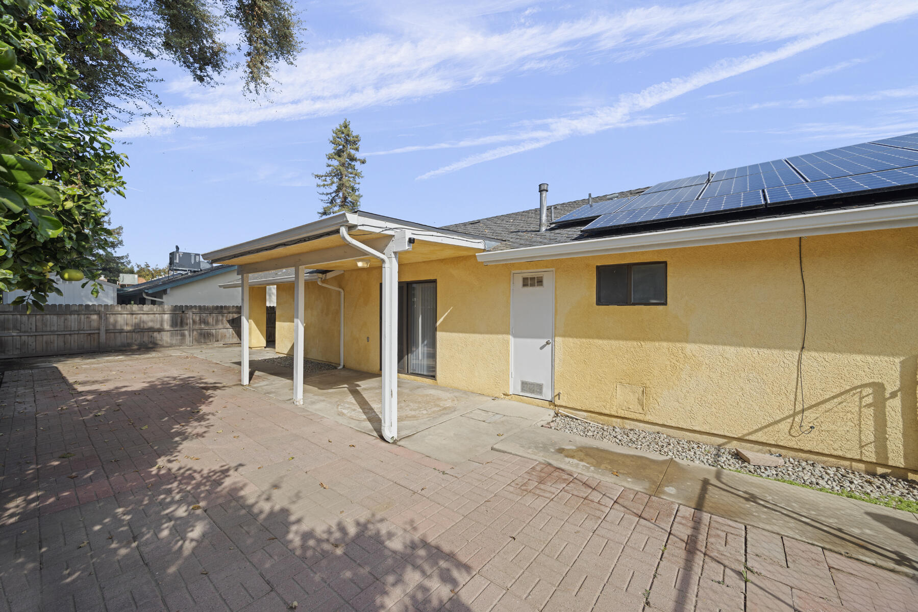 1209 N N Gem St, Tulare, CA 93274