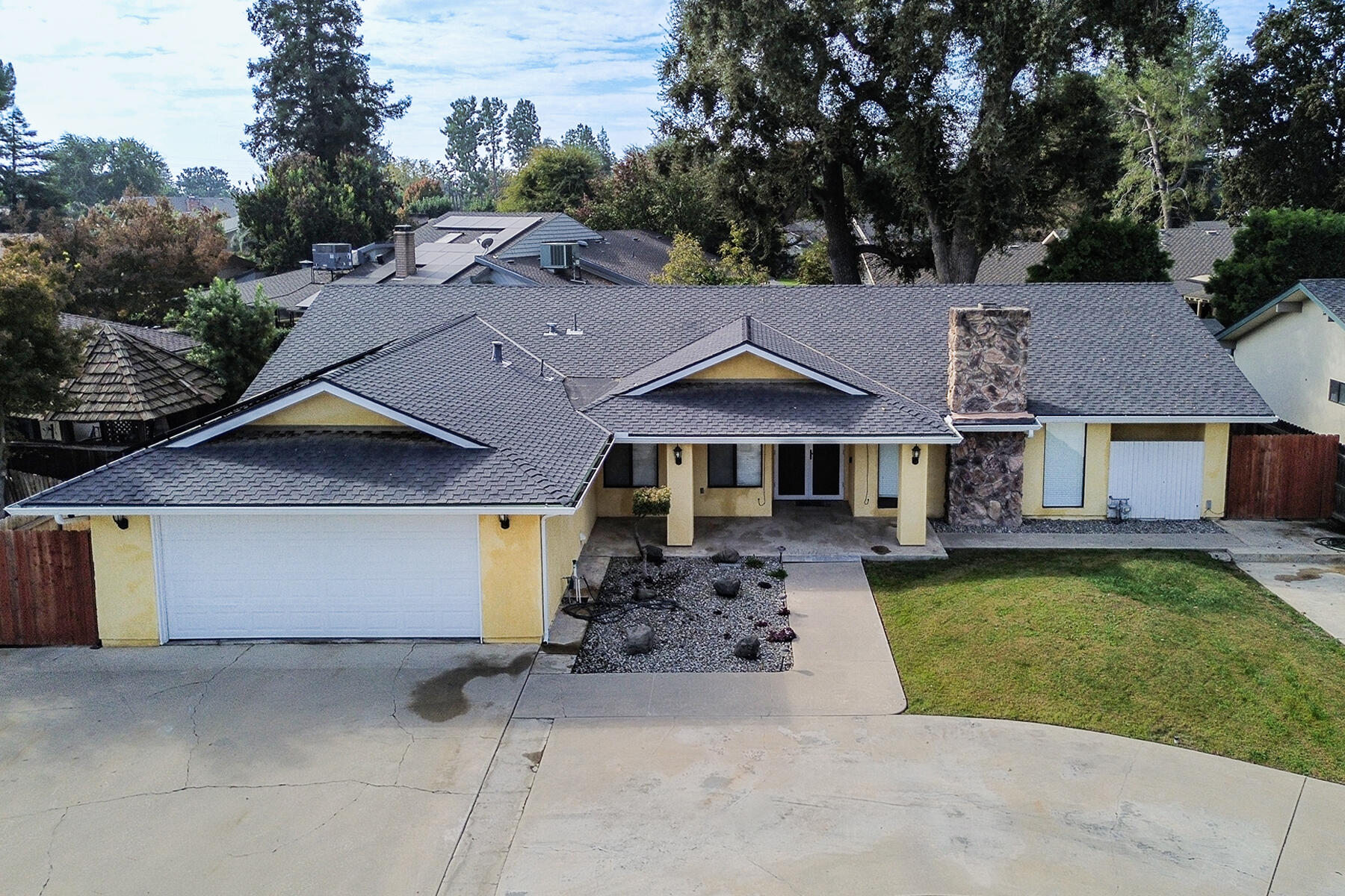1209 N N Gem St, Tulare, CA 93274