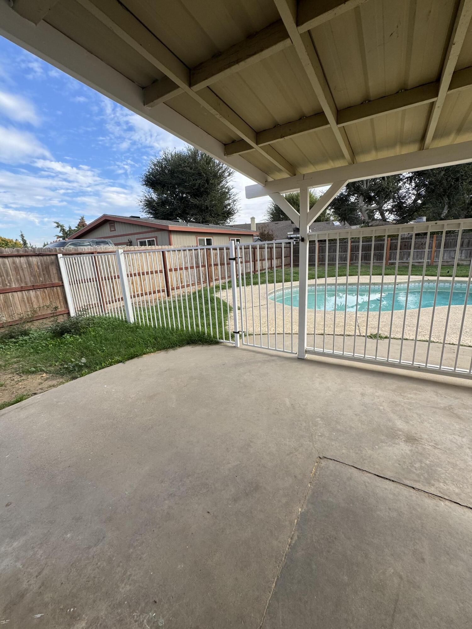 1732 S Burke St, Visalia, CA 93292