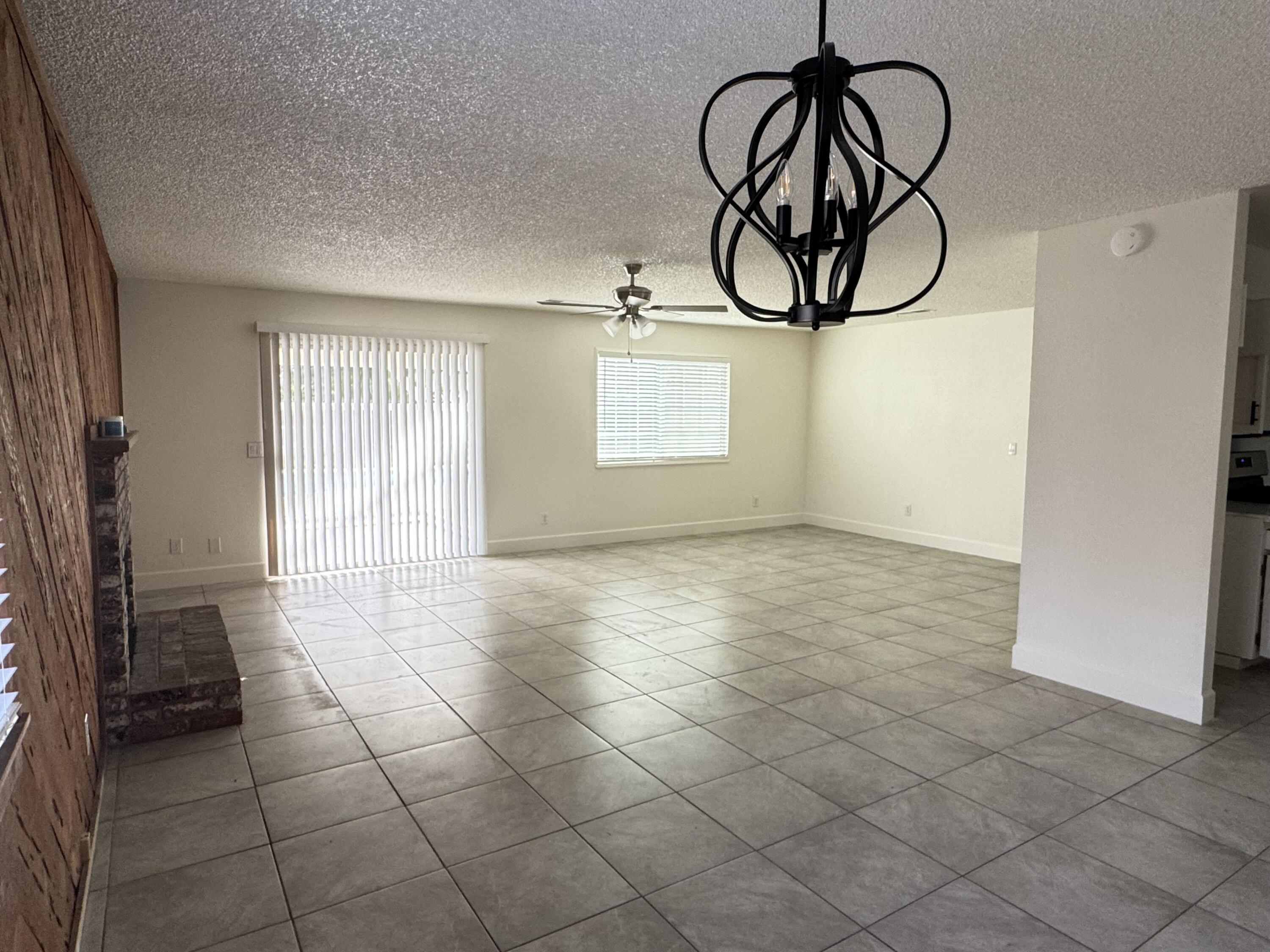 1732 S Burke St, Visalia, CA 93292