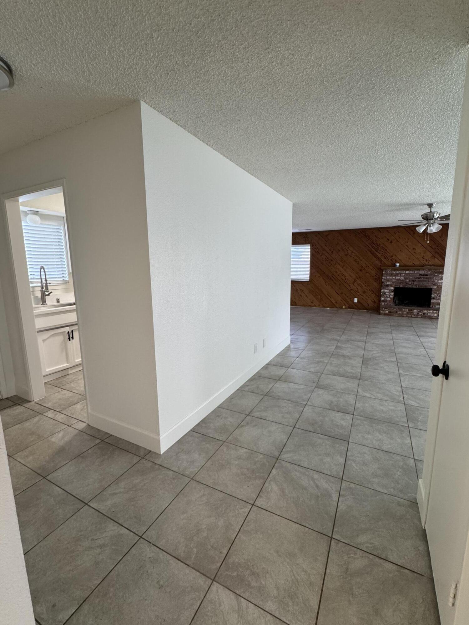 1732 S Burke St, Visalia, CA 93292