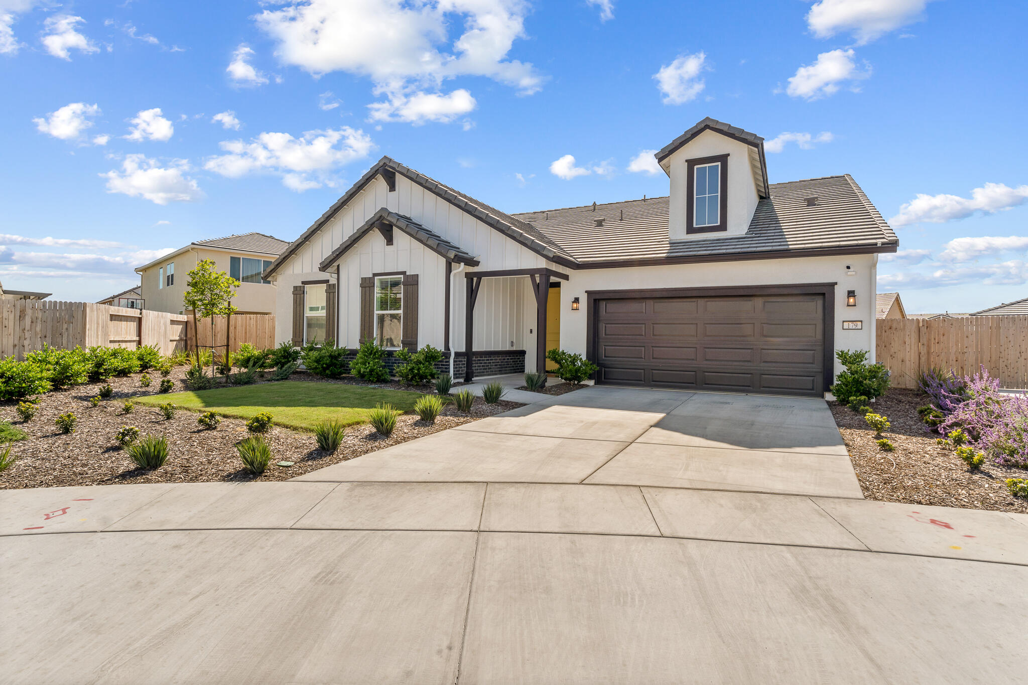 179 Ocean Ct, Tulare, CA 93274