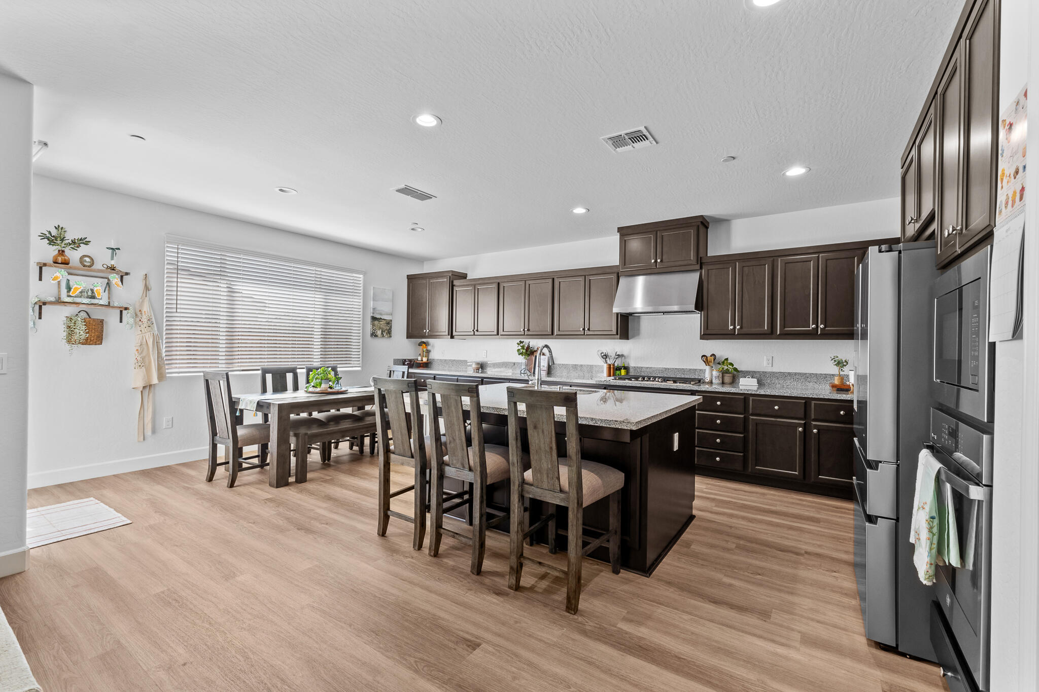 179 Ocean Ct, Tulare, CA 93274