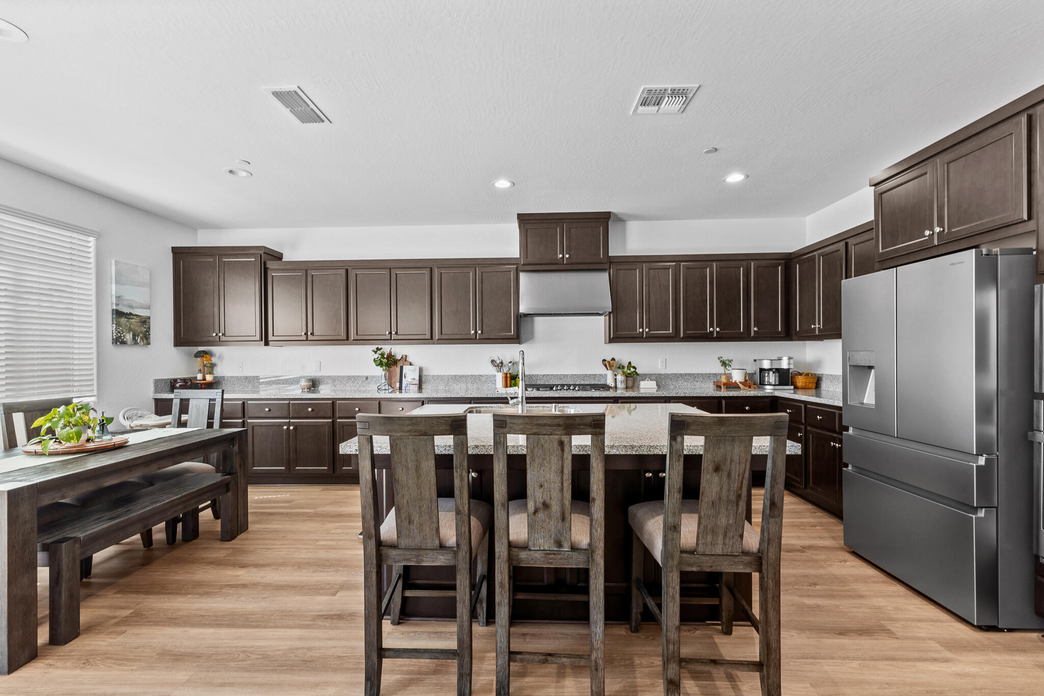 179 Ocean Ct, Tulare, CA 93274