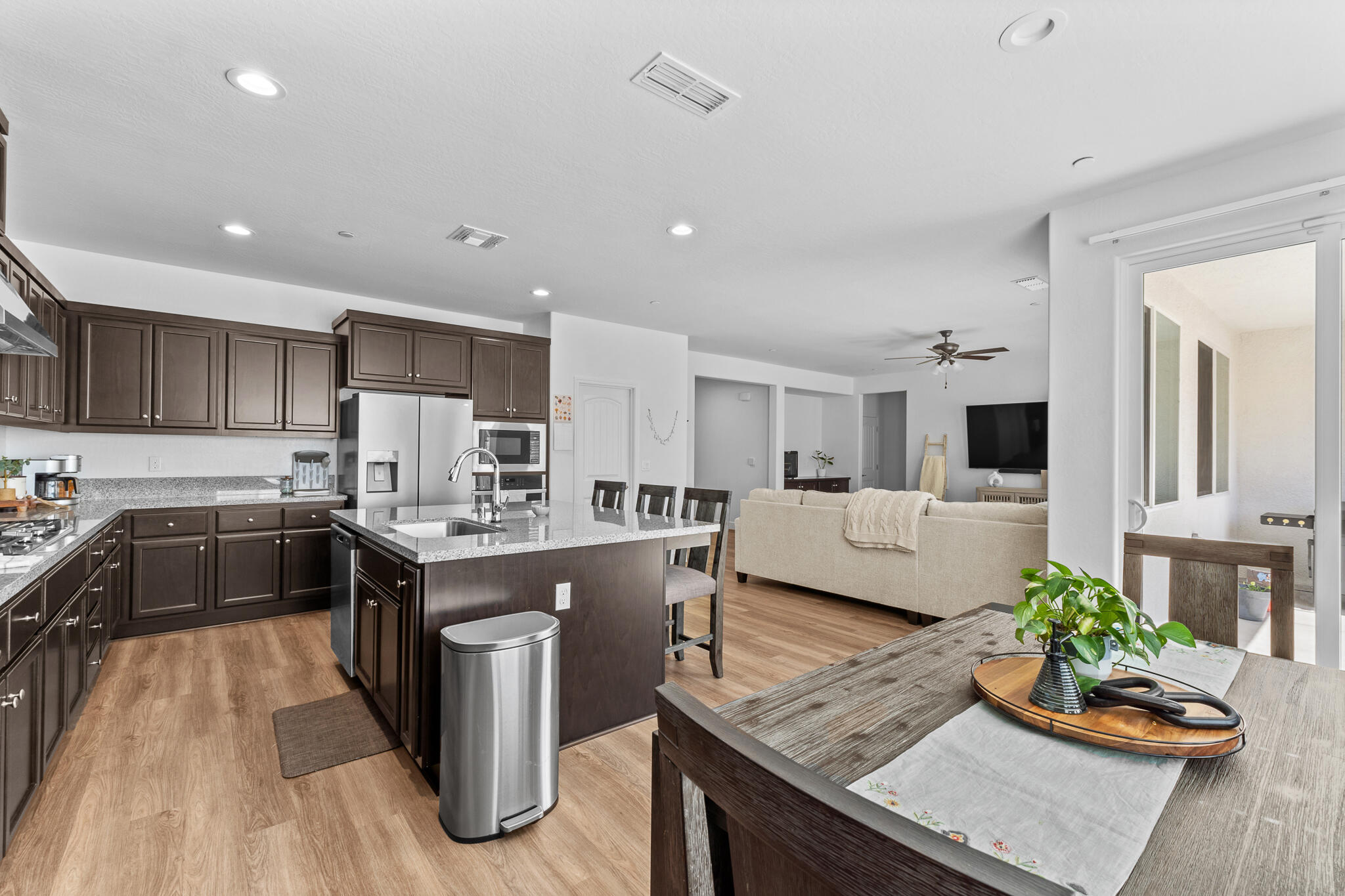 179 Ocean Ct, Tulare, CA 93274