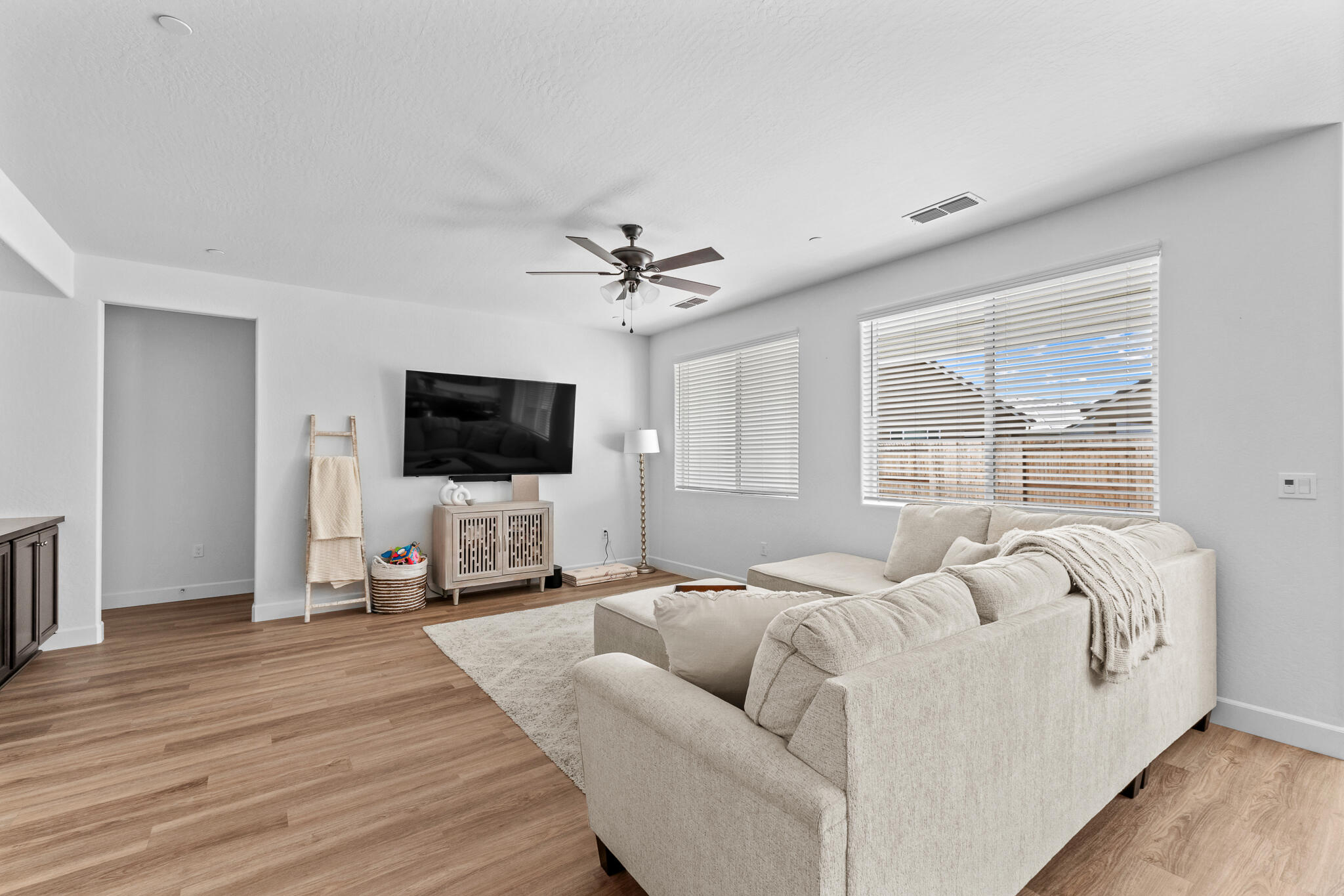 179 Ocean Ct, Tulare, CA 93274