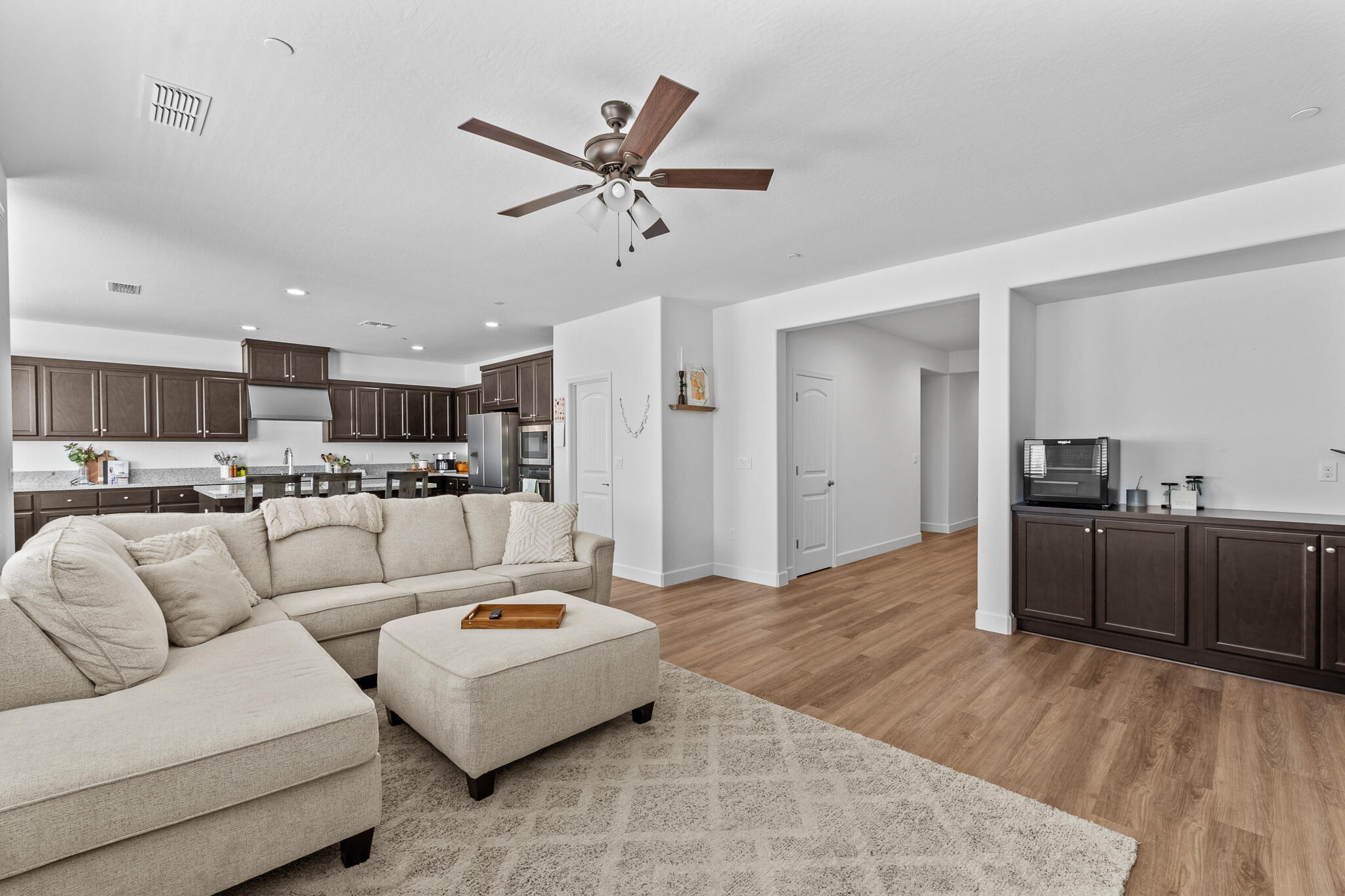 179 Ocean Ct, Tulare, CA 93274