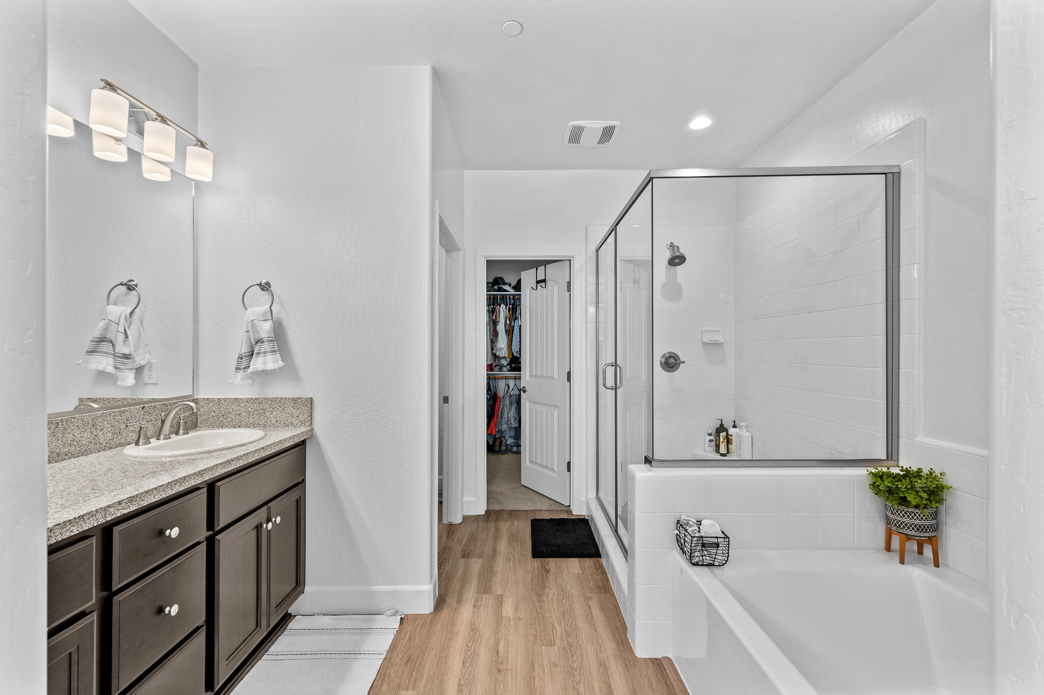 179 Ocean Ct, Tulare, CA 93274