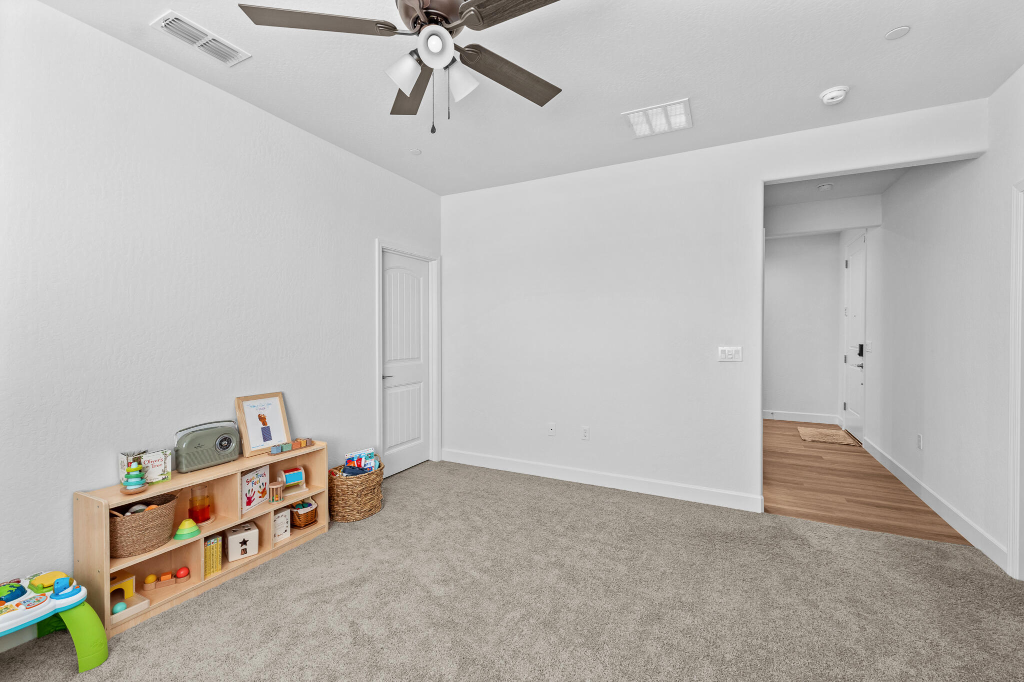 179 Ocean Ct, Tulare, CA 93274