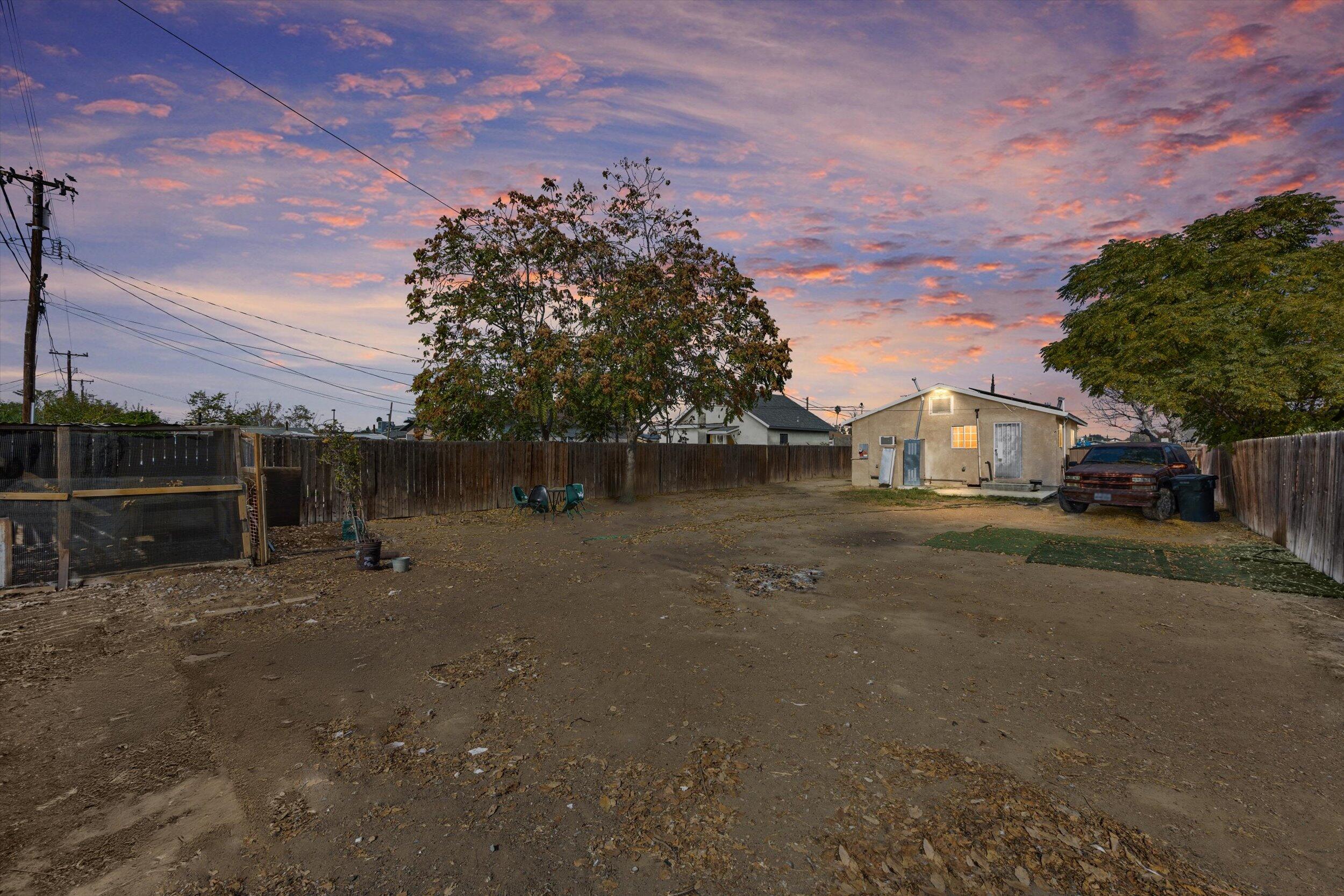 1425 Murdock St, Bakersfield, CA 93307