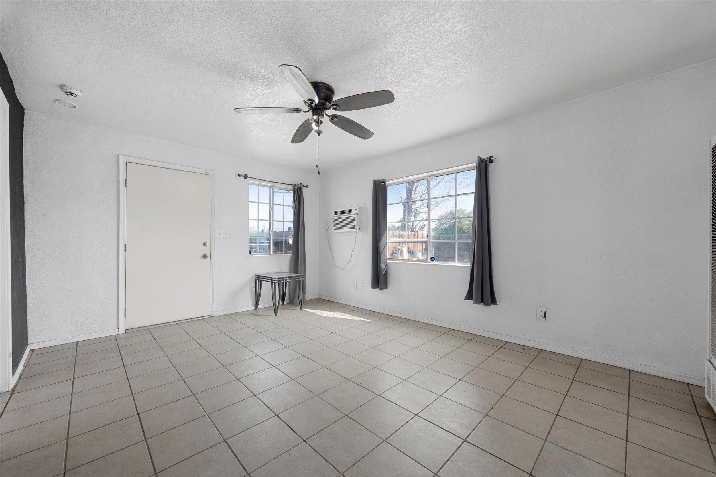 1425 Murdock St, Bakersfield, CA 93307