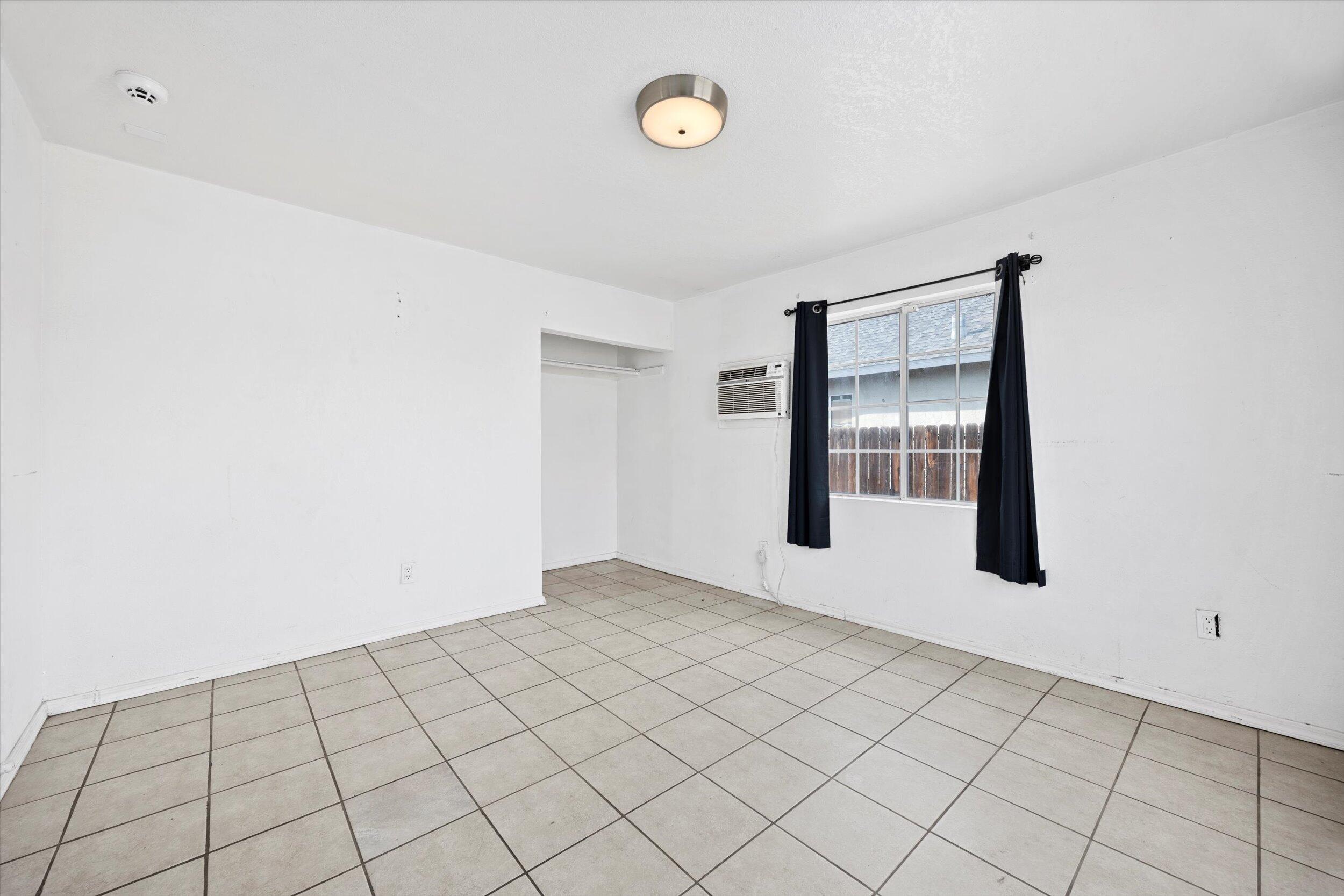 1425 Murdock St, Bakersfield, CA 93307